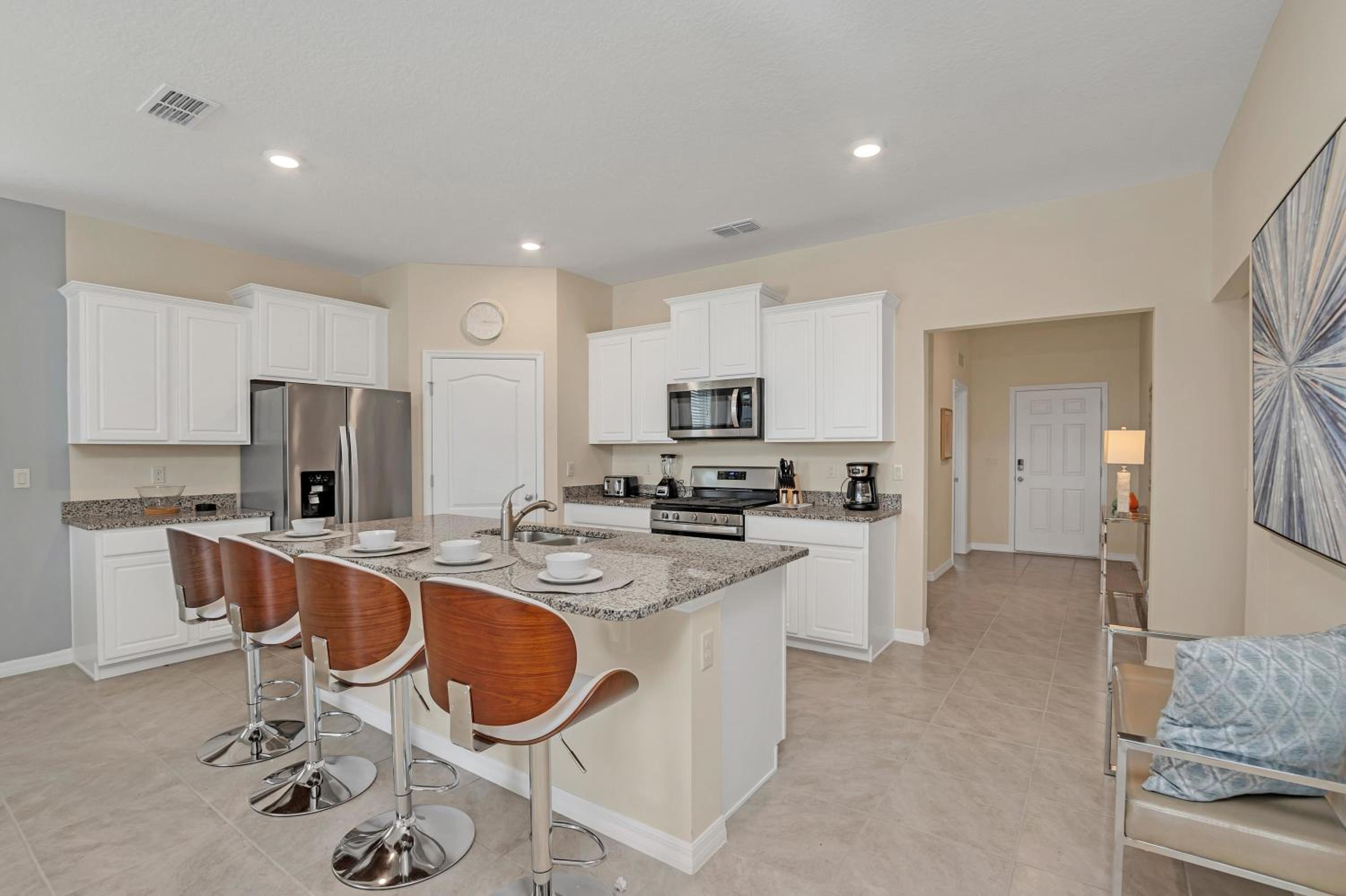 LAKE VIEW, Lavish Home with Big Pool Area, Themed Rooms and Game Room! #7ST556 view 5
