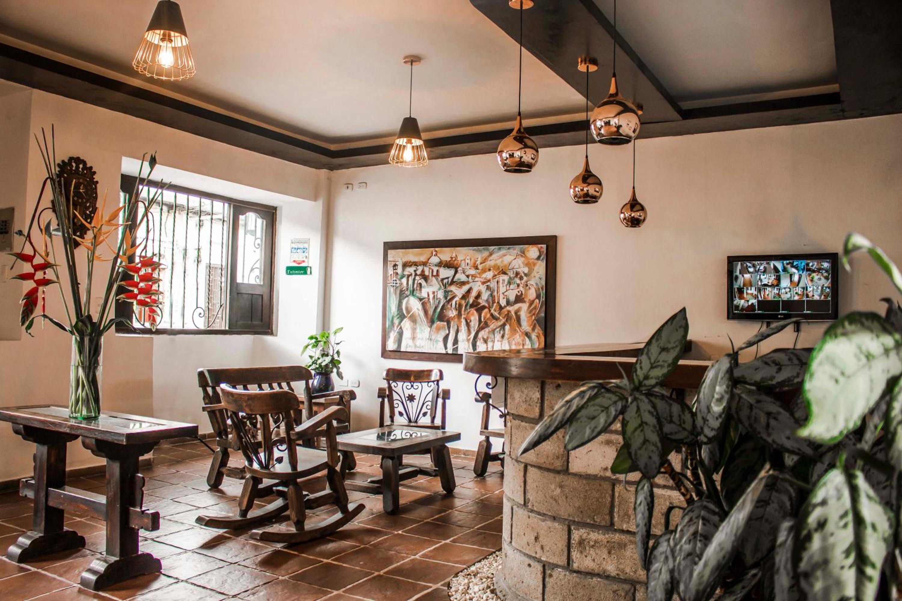 Hotel Los Portales Inn - Image 1