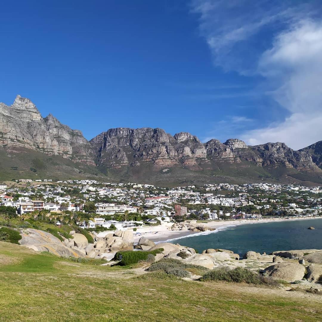 Camps Bay Luxury studio apartment - The Crystal view 2