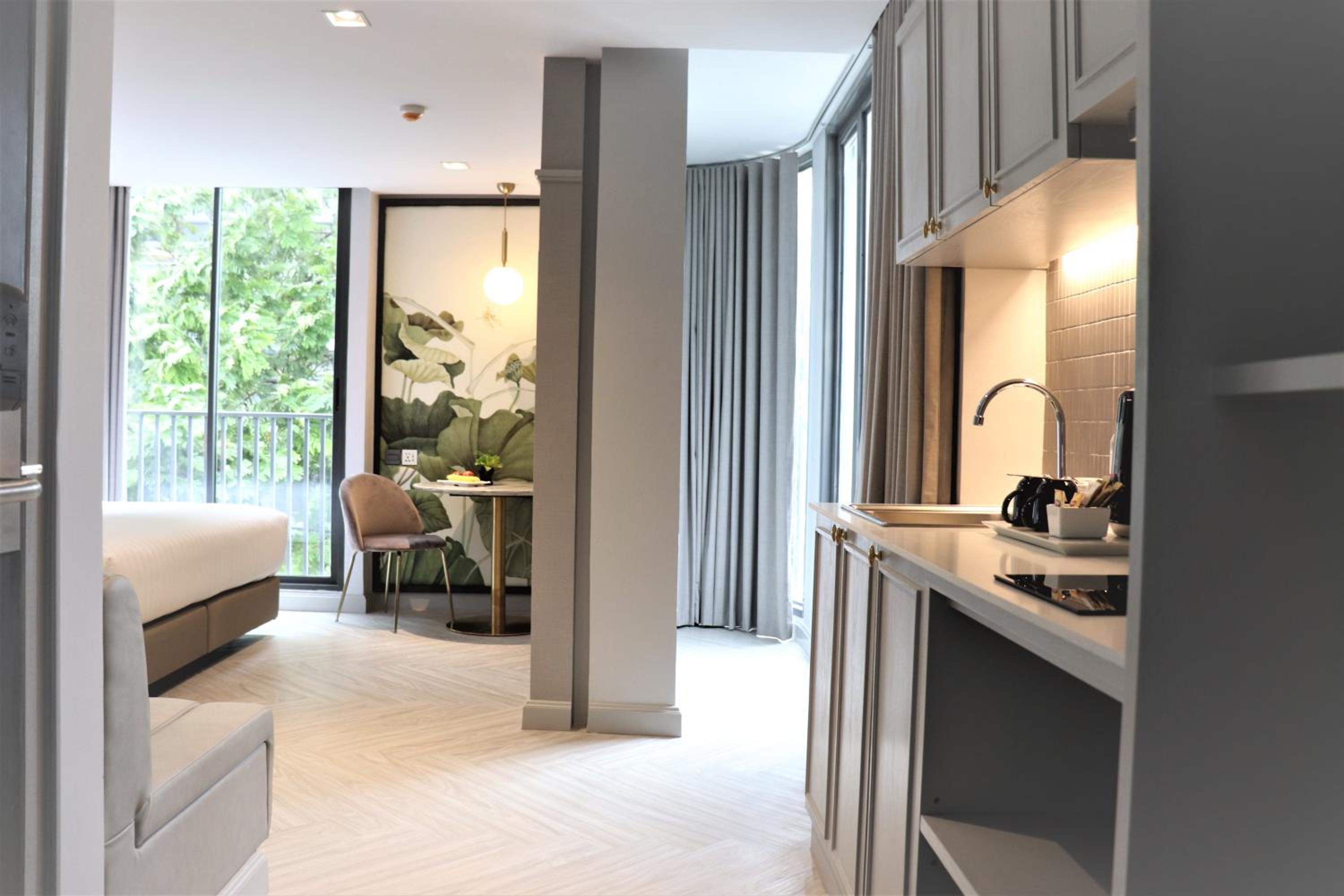 The Quarter Ploenchit by UHG