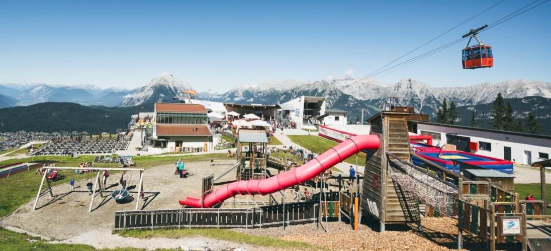 Family Friendly Chalet - Central with Beautiful Mountain Views