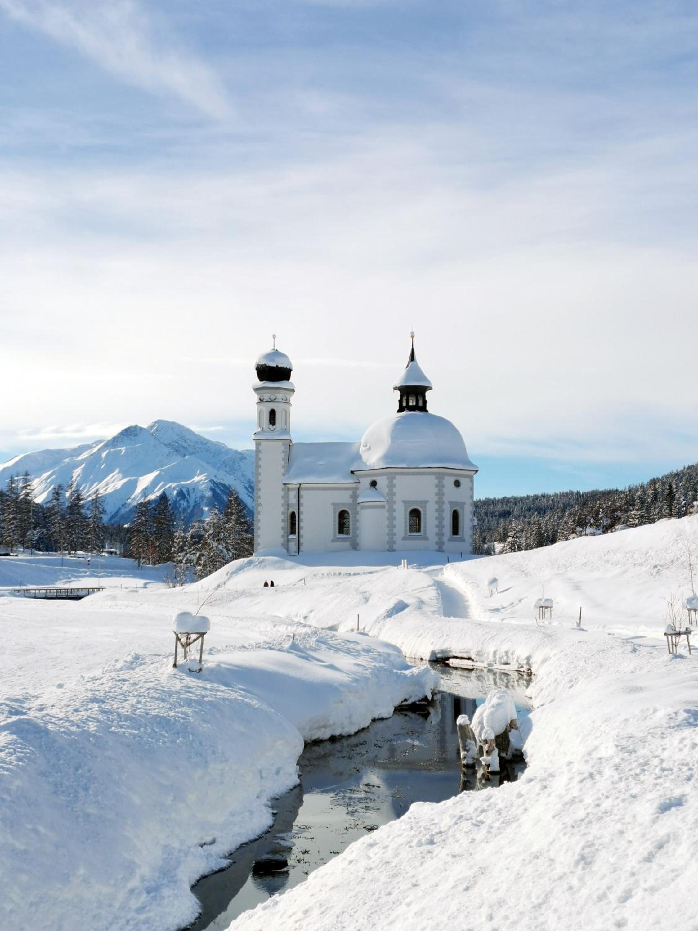 Family Friendly Chalet - Central with Beautiful Mountain Views