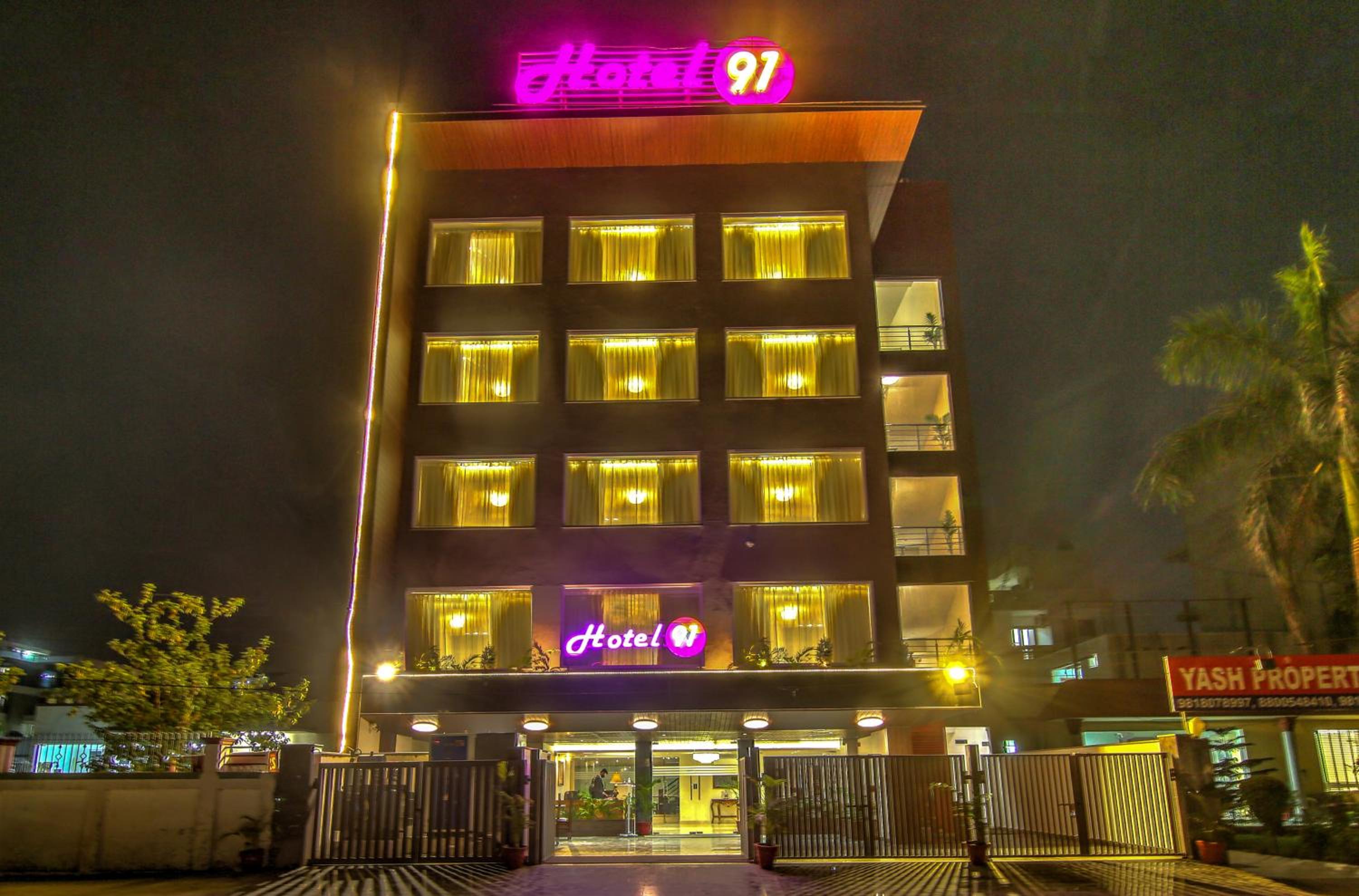 Gurgaon Vacations - Hotel 91 Huda City Centre - Property Image 8