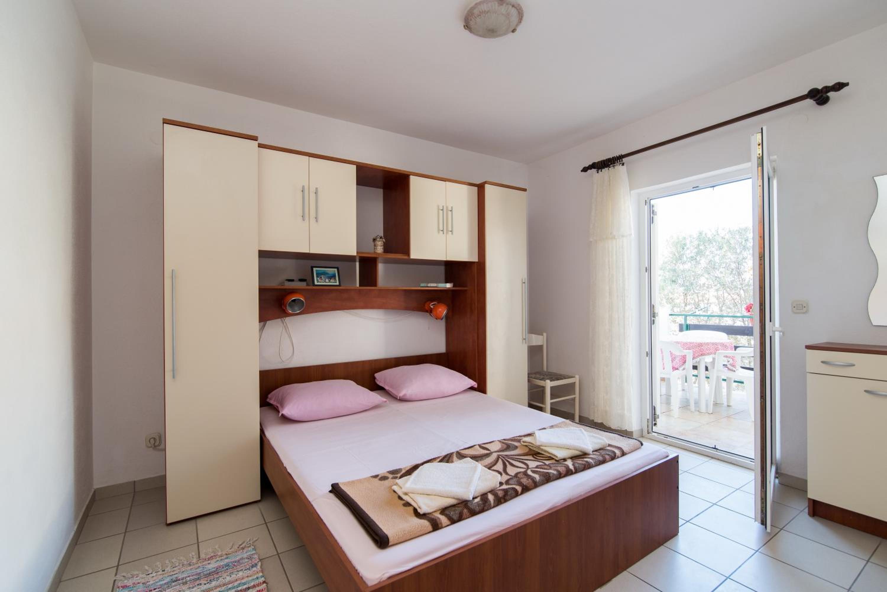 Apartments Pinija