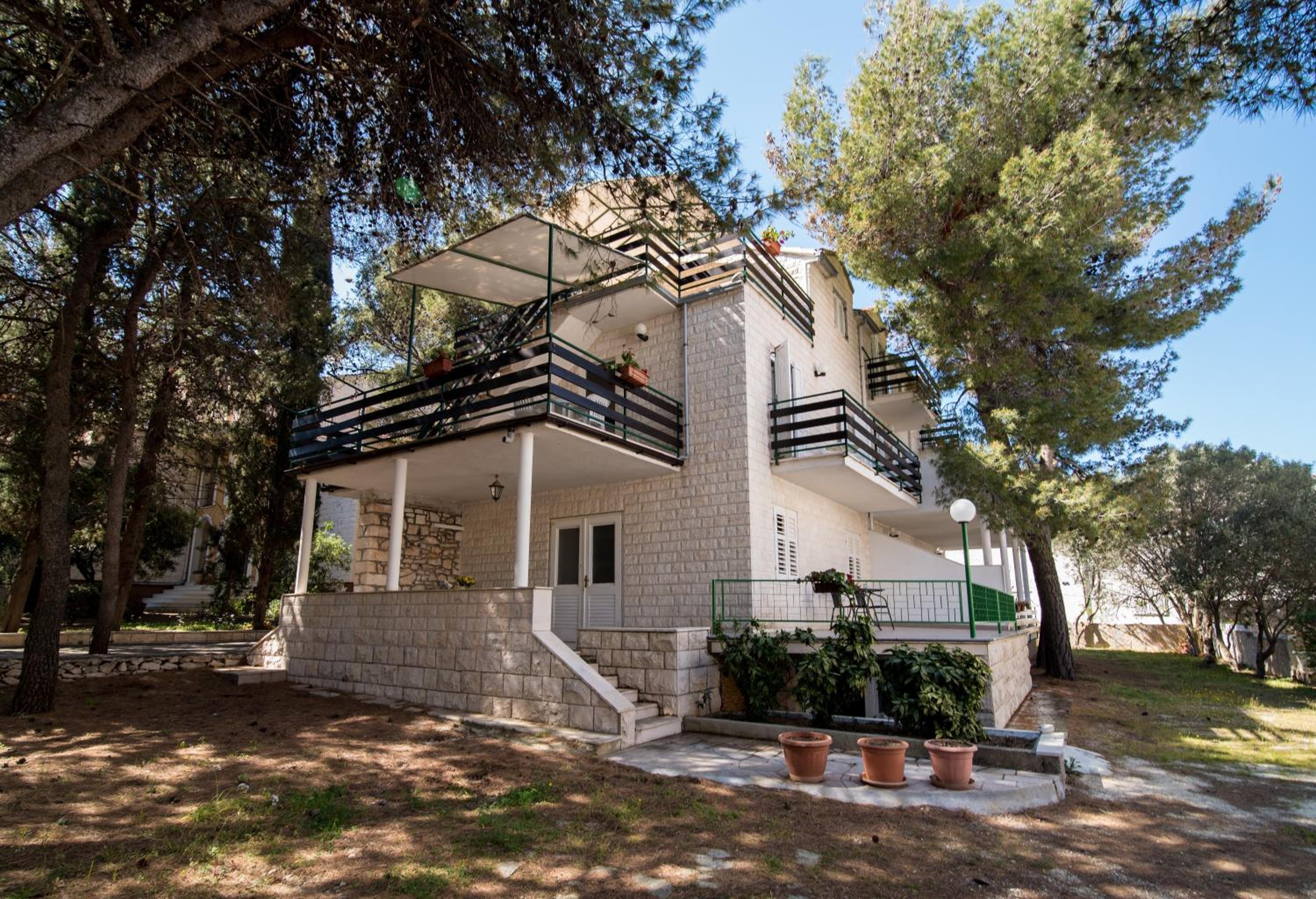 Apartments Pinija
