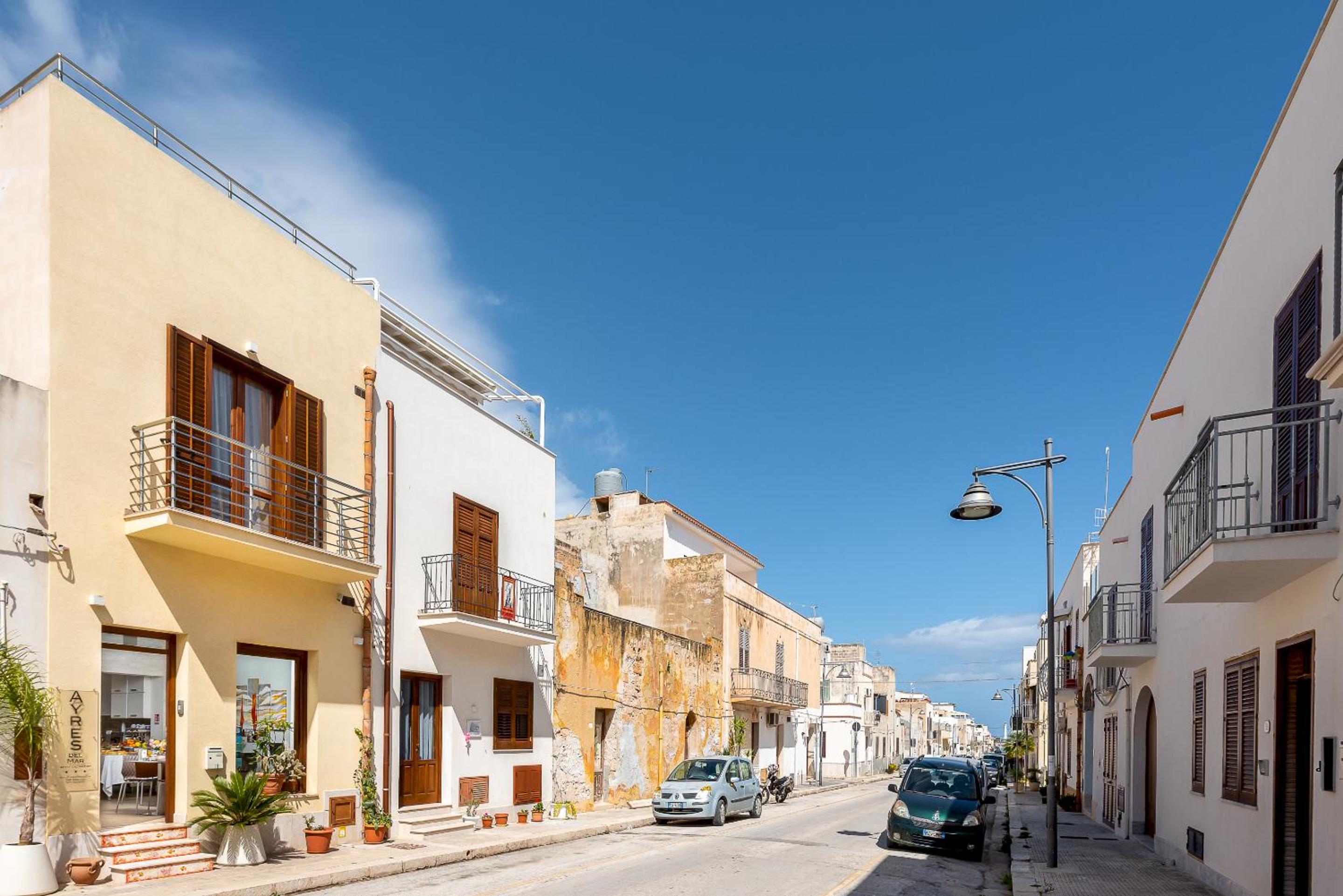 Ayres Del Mar