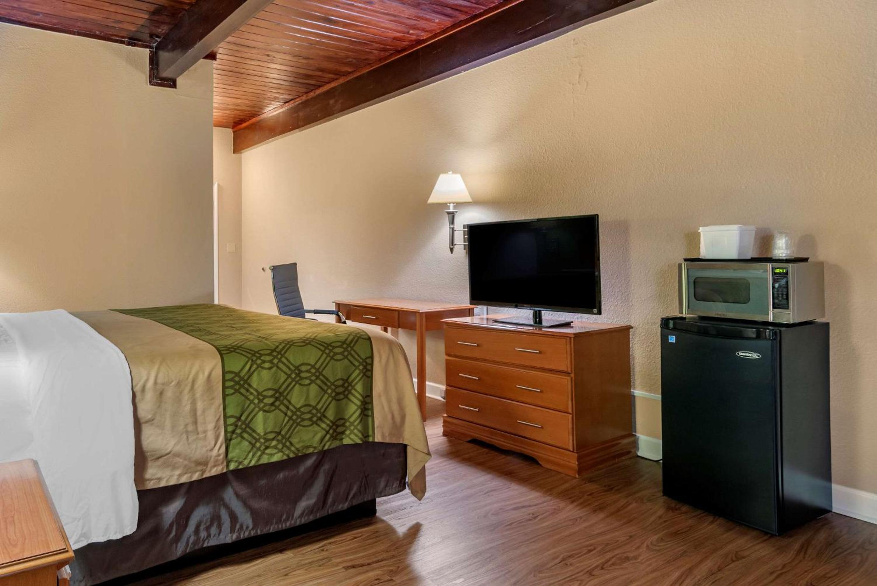 Econo Lodge Tallahassee Downtown - University view 2