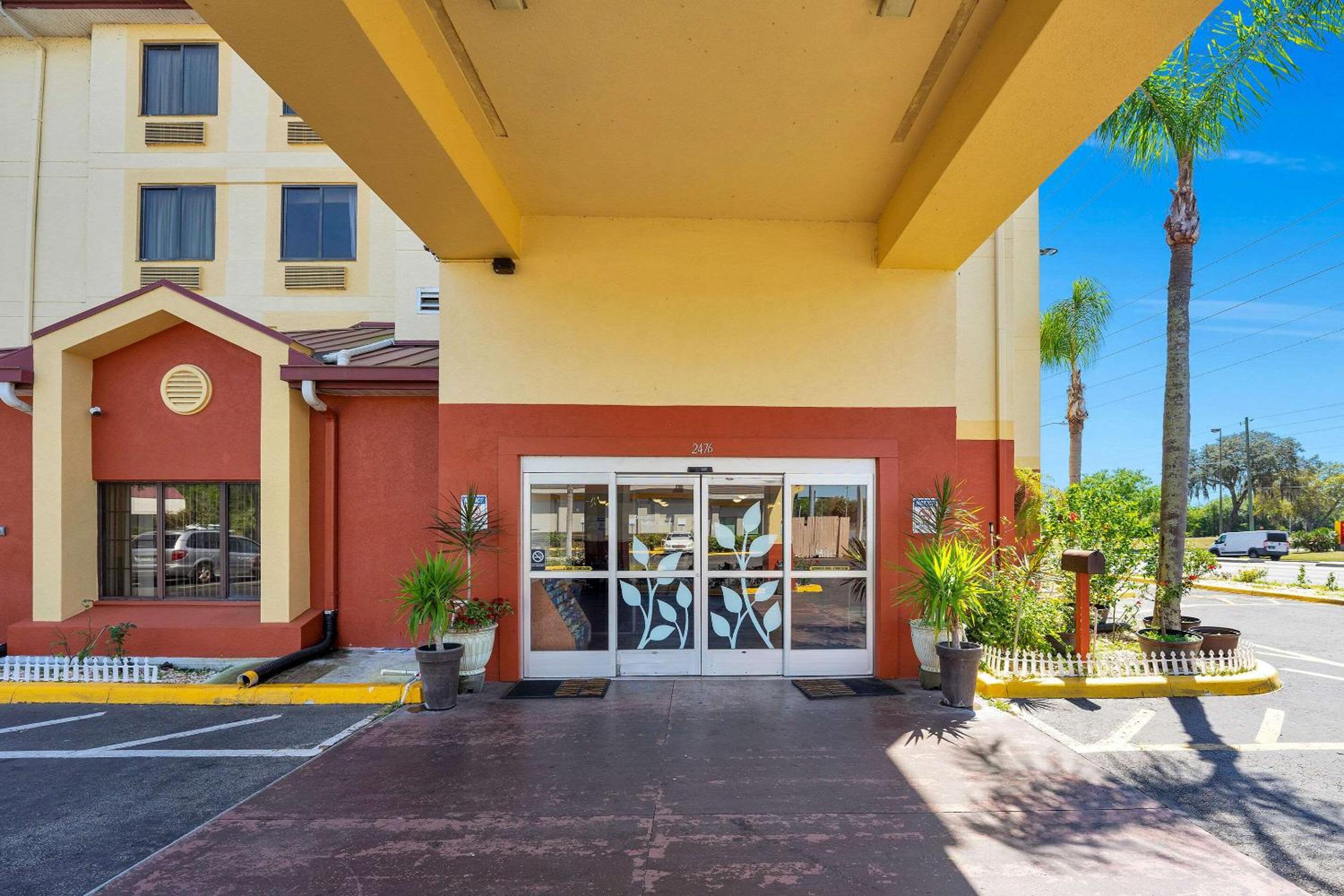 Leesburg Vacations - Sleep Inn Leesburg Chain of Lakes - Property Image 4