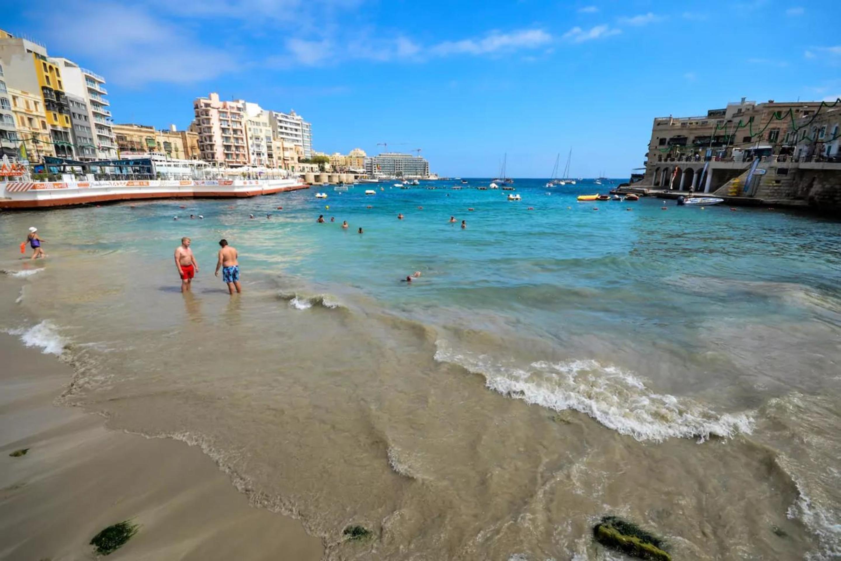 Modern 3 Bedroom & 3 Bathroom Apartment - near Balluta Bay photo 2