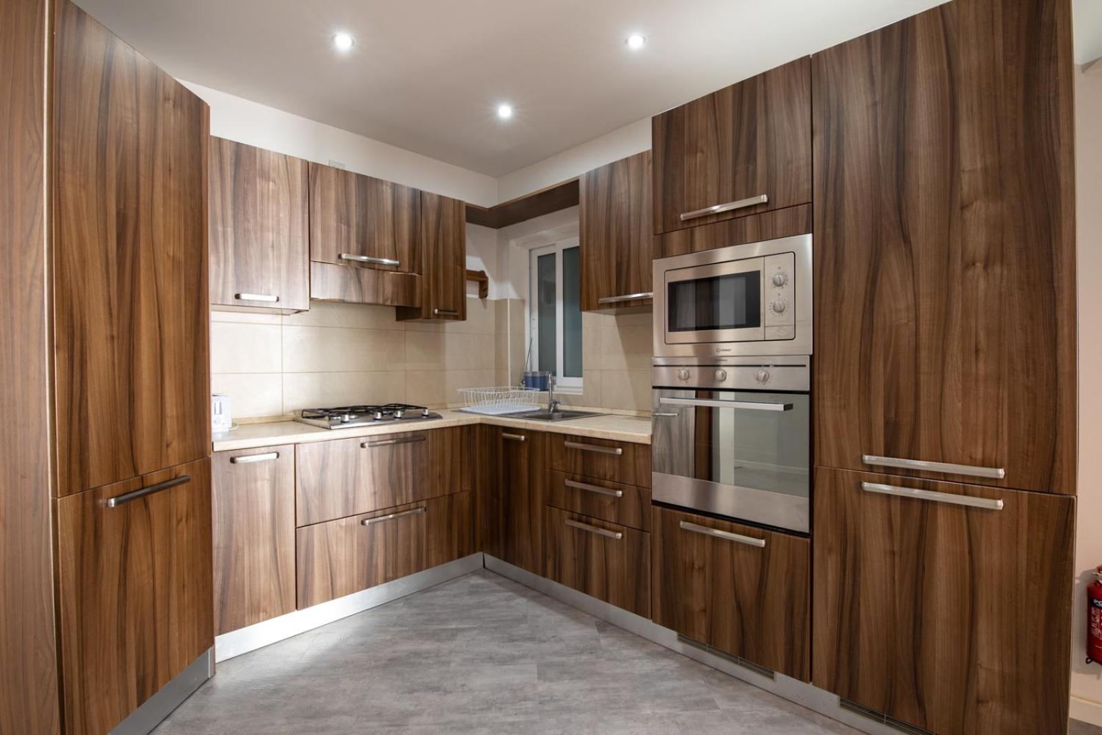 Modern 3 Bedroom & 3 Bathroom Apartment - near Balluta Bay photo 5