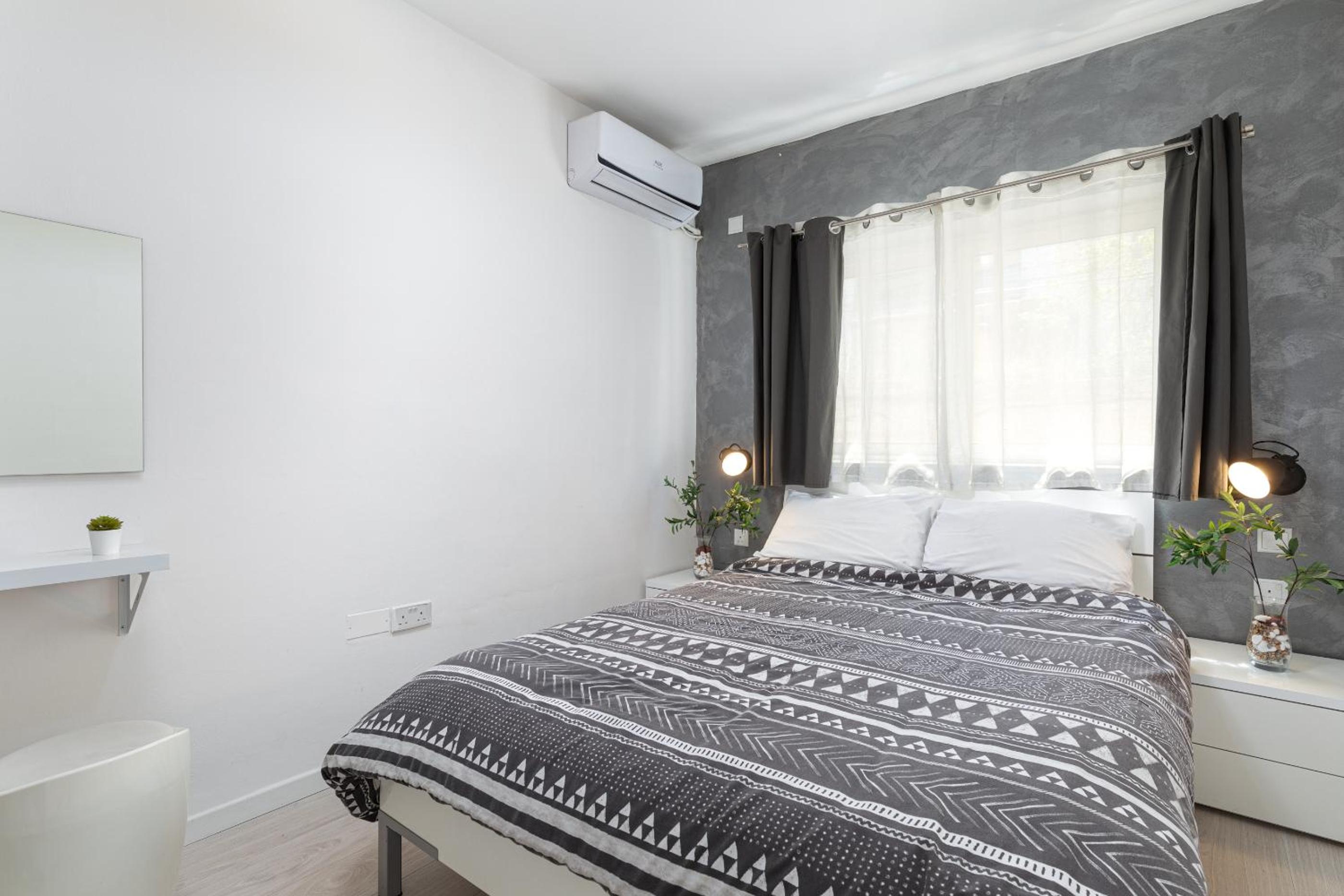 Modern 3 Bedroom & 3 Bathroom Apartment - near Balluta Bay photo 3