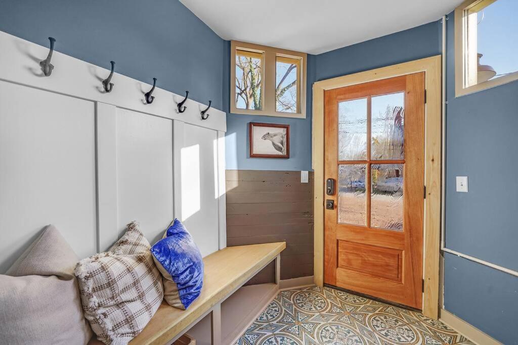 Luxury Apartment in Historic Carriage House view 3