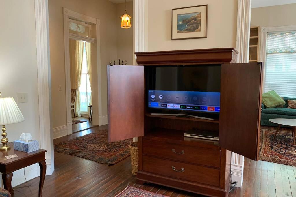 321# Downtown Antique Rose house view 5