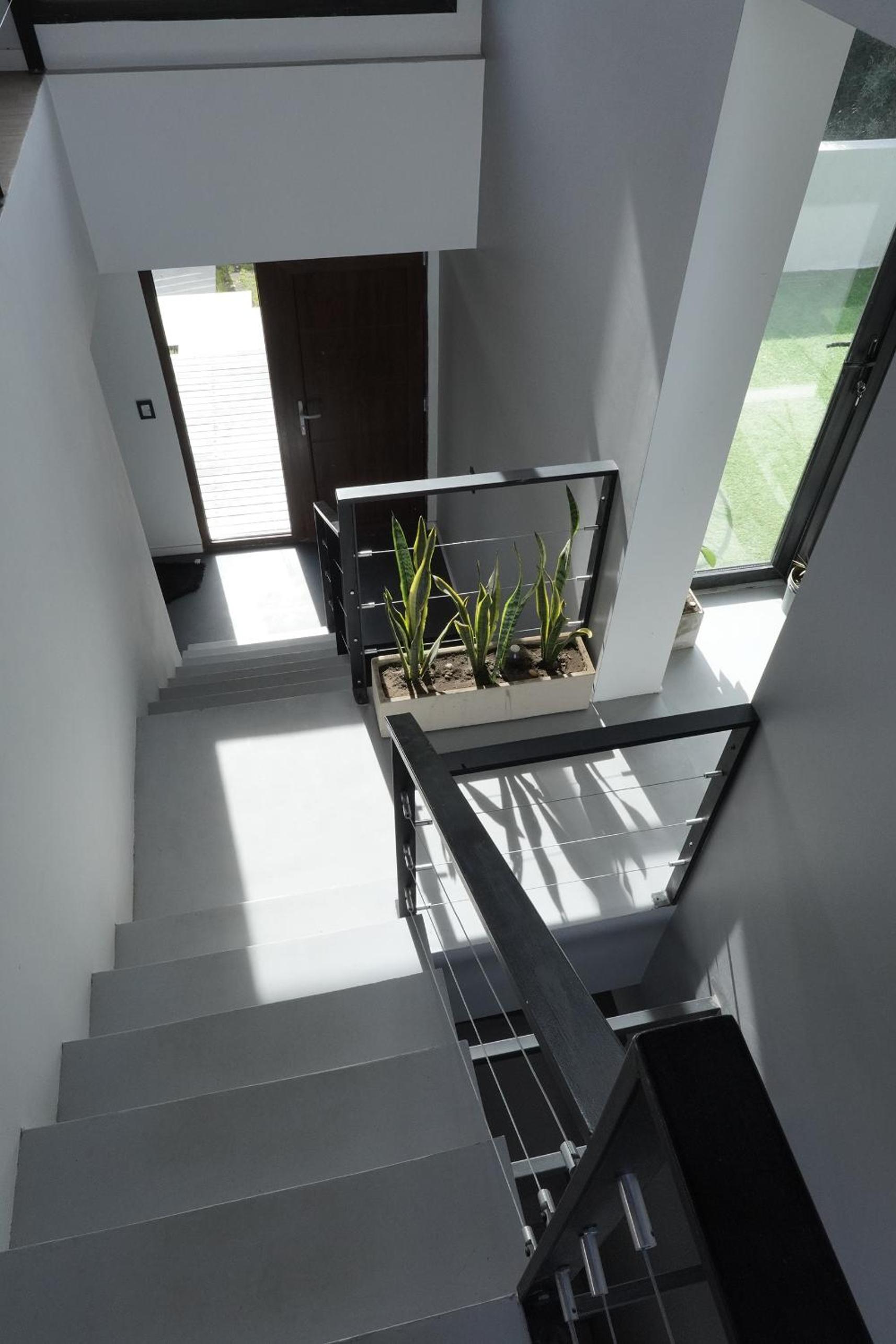 Casa Moderna con Vista al Lago