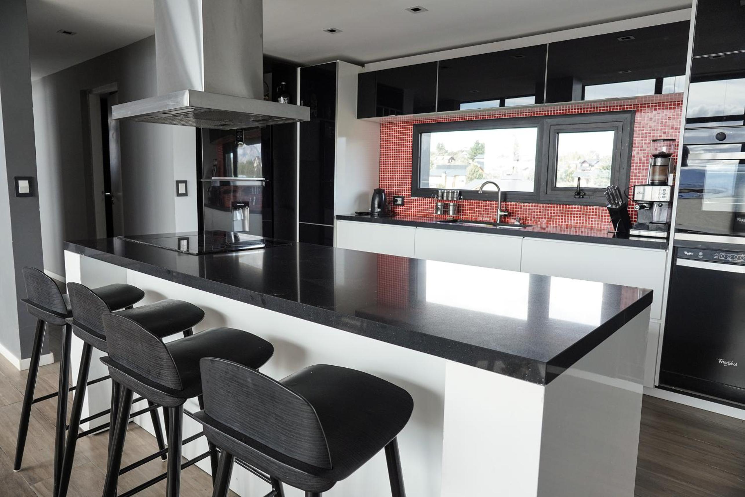 Casa Moderna con Vista al Lago