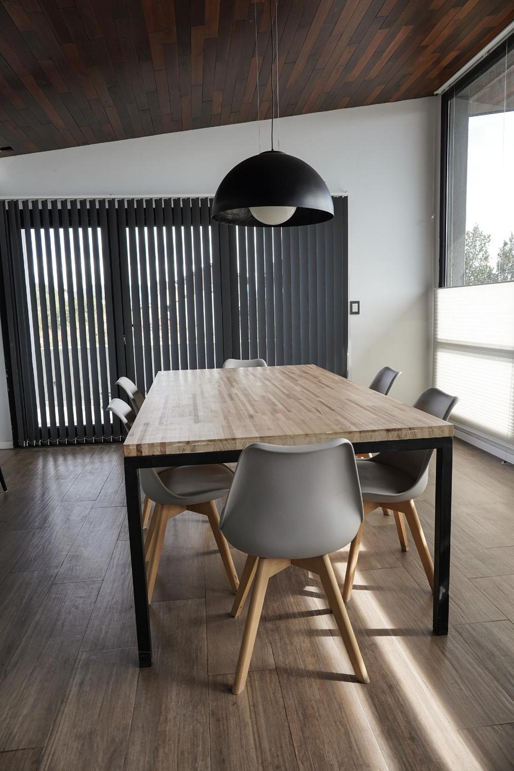 Casa Moderna con Vista al Lago