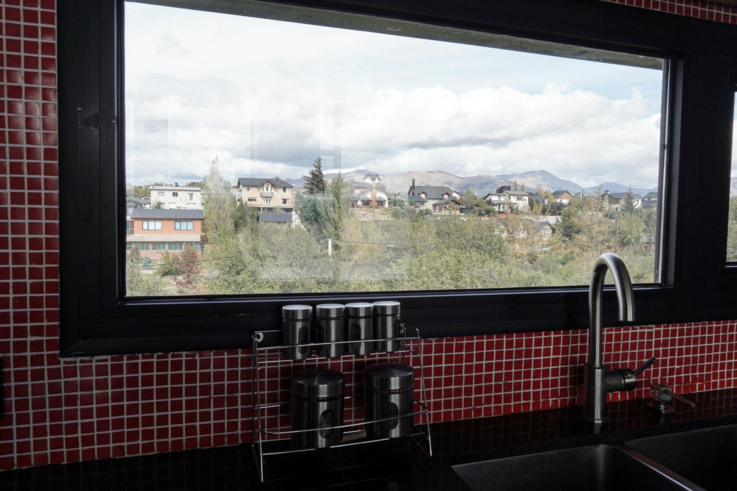 Casa Moderna con Vista al Lago