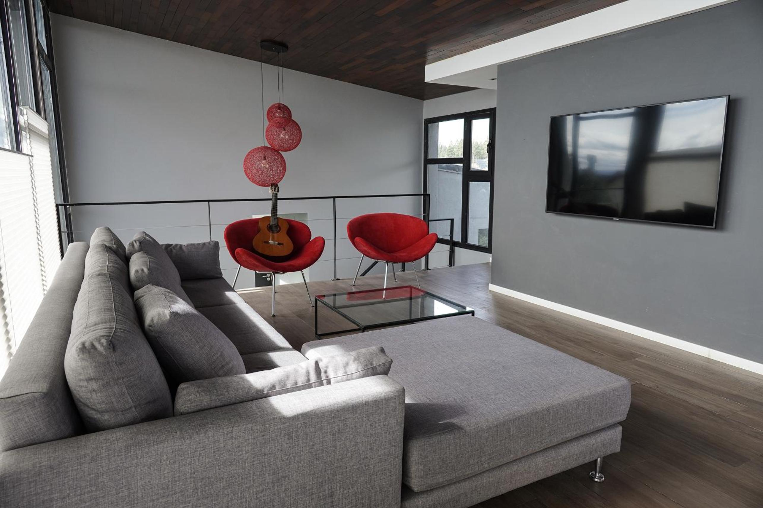 Casa Moderna con Vista al Lago