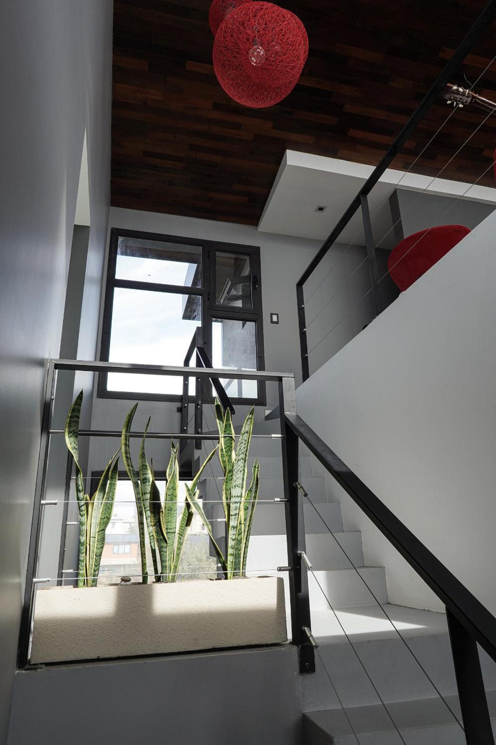 Casa Moderna con Vista al Lago
