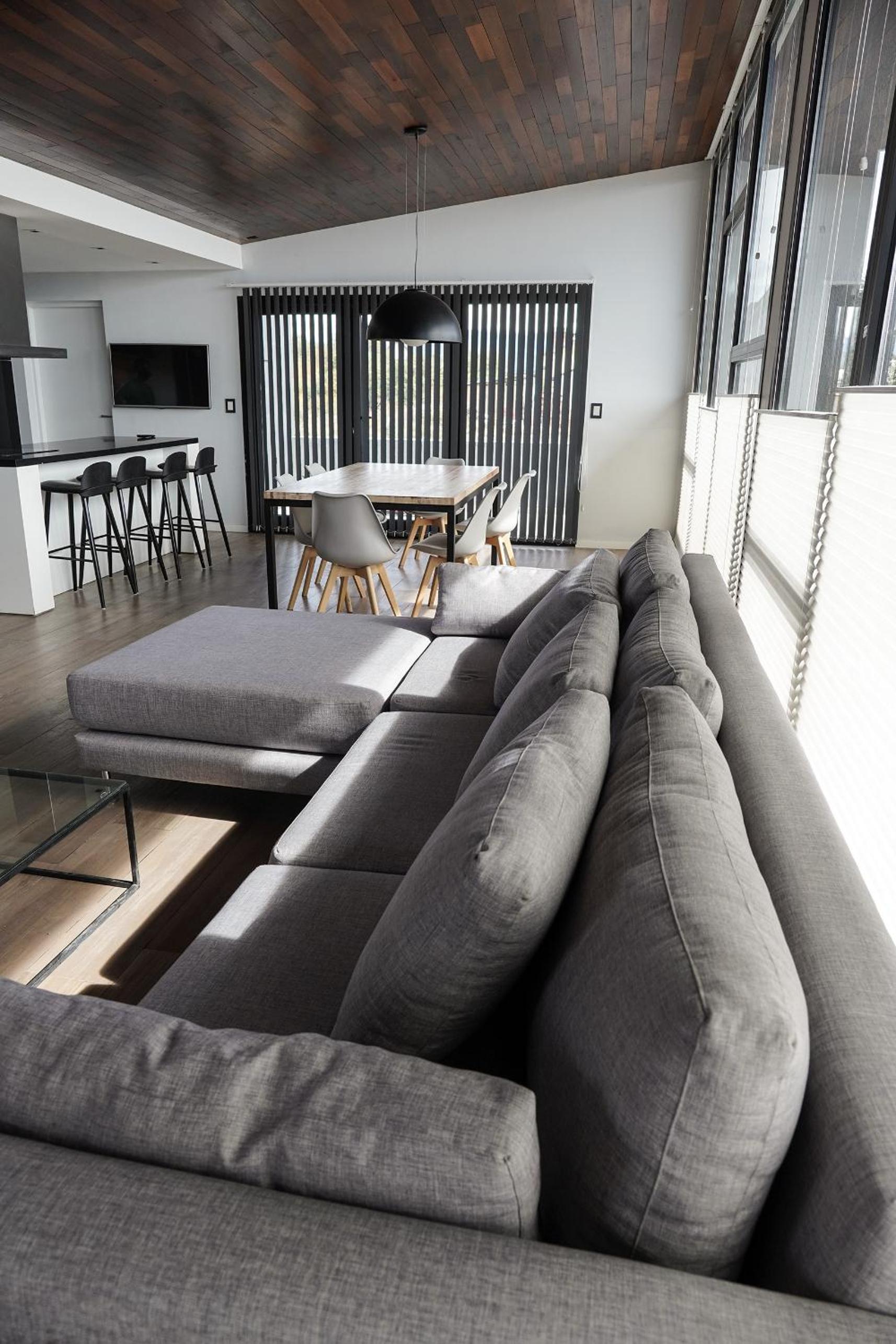 Casa Moderna con Vista al Lago
