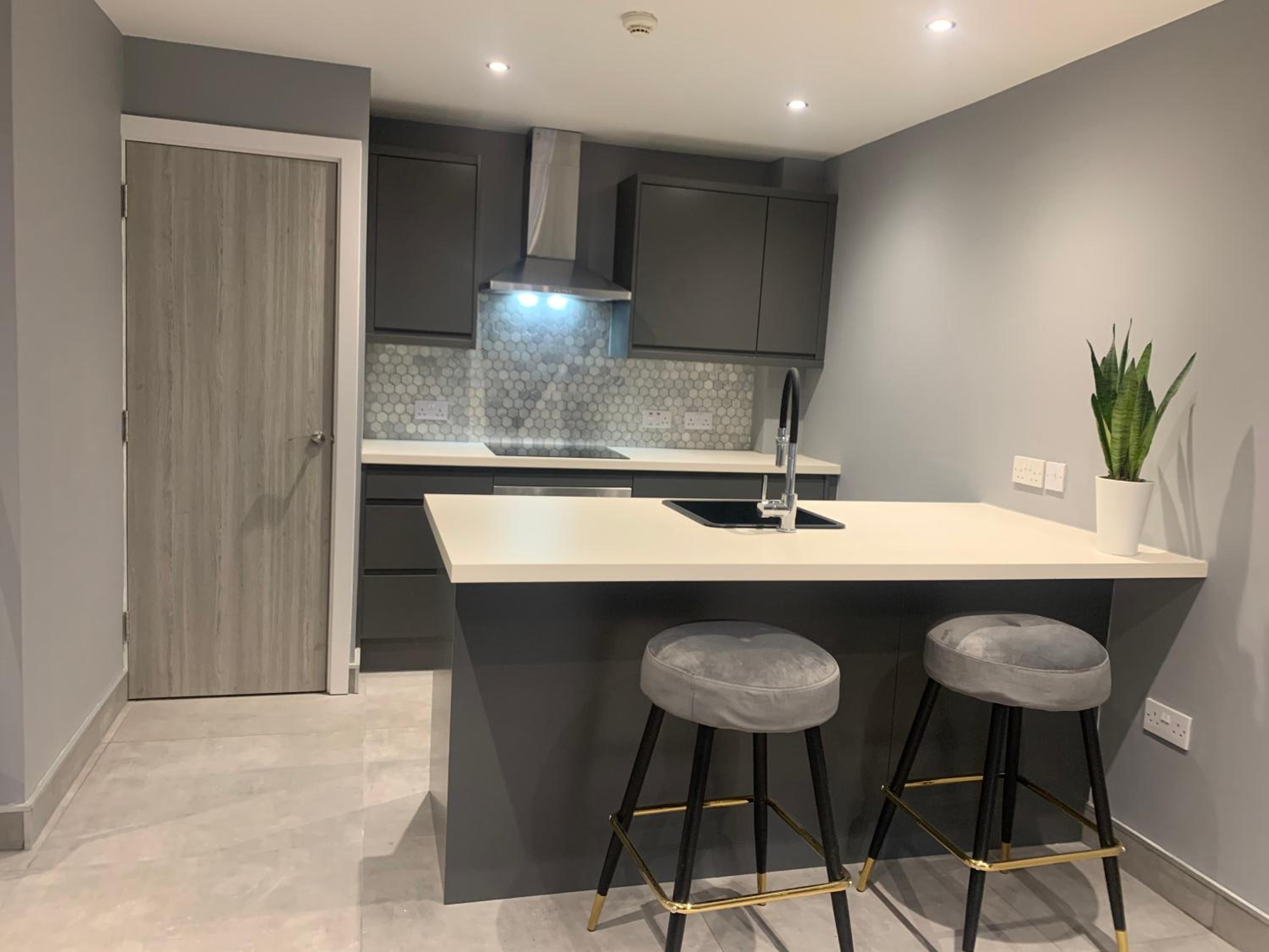 #4 Stylish City Centre Apartment with Free Private Parking, close to Hull New Theatre and Connexin Live Arena view 2