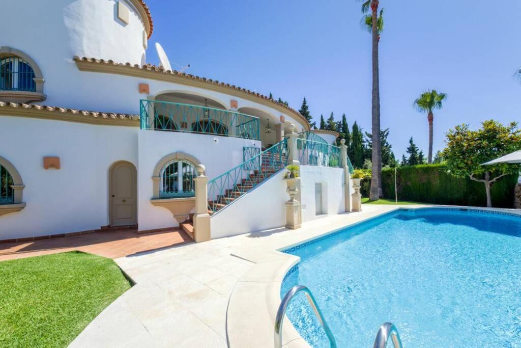 Palatial Villa in Hacienda Las Chapas, Marbella view 5