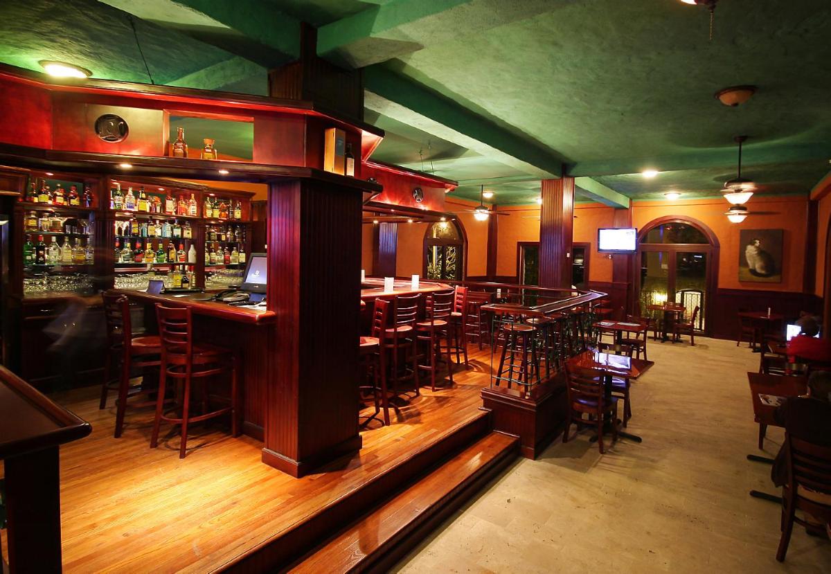 bar