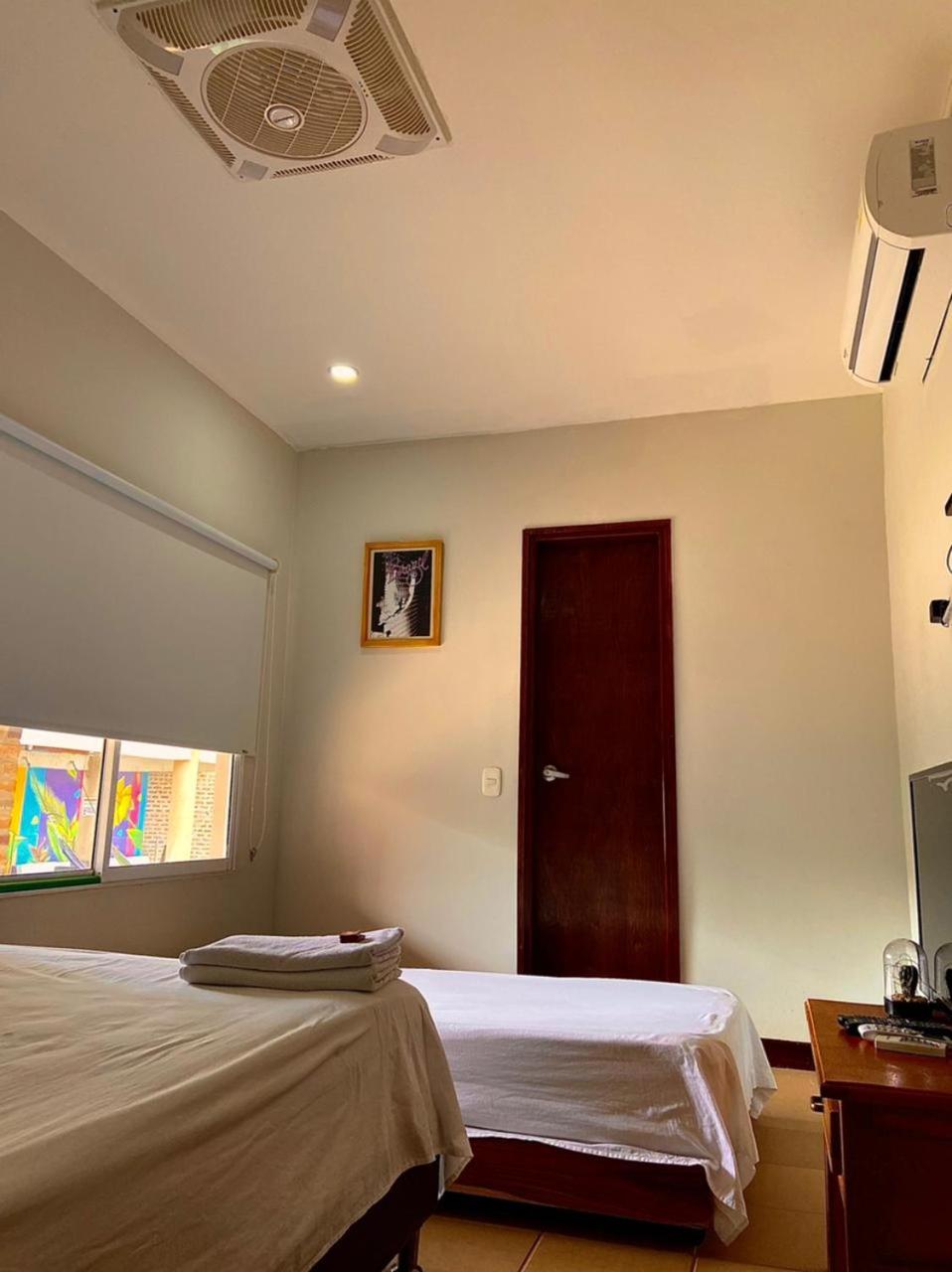 Hostal Aurora, Smith Lodging