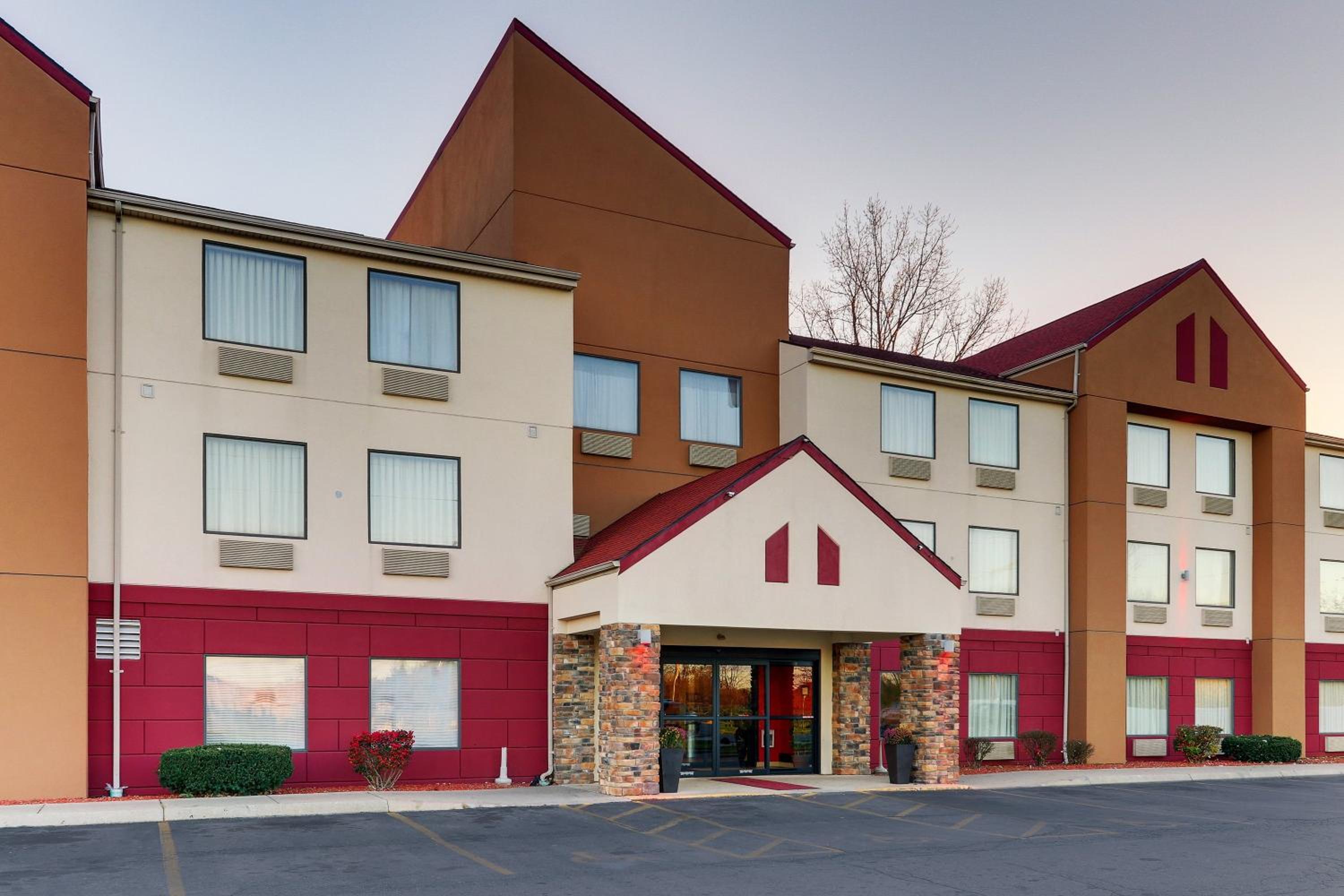 Red Roof Inn Springfield, OH view 3