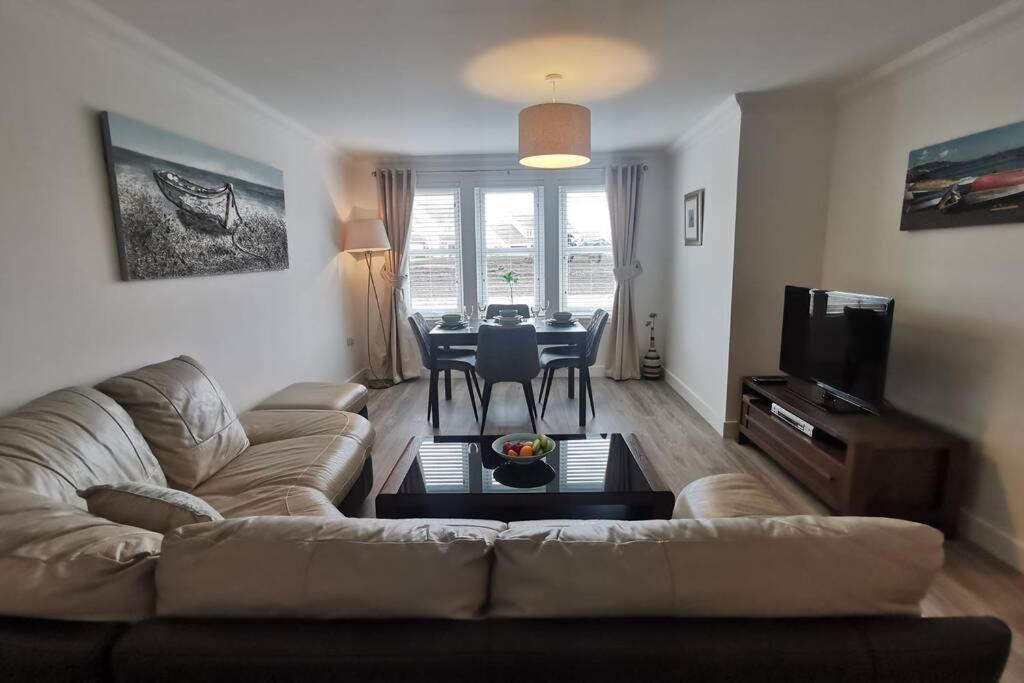 The Moorings, 2 bed apartment with private garden. view 5