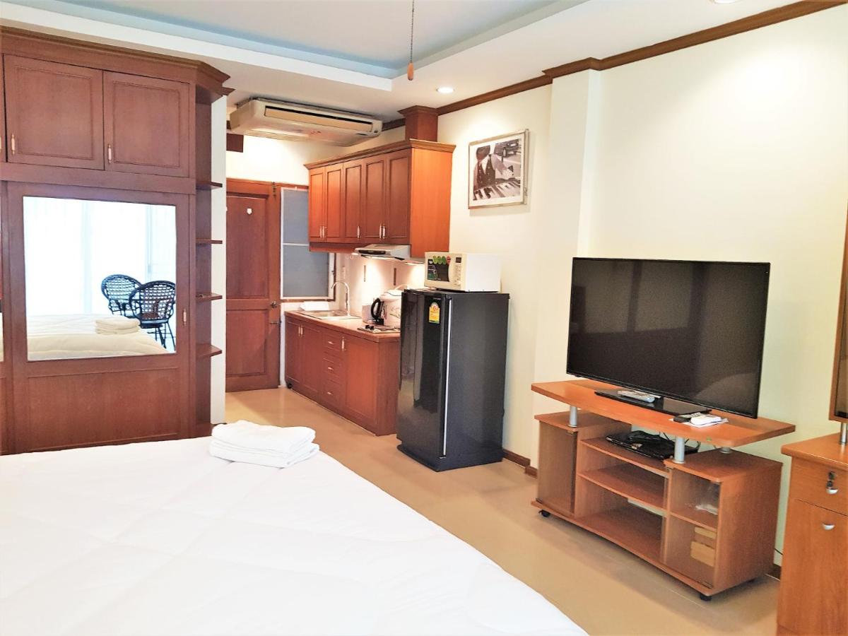 Baan Suan Lalana Td Large studio apartment Jomtien view 5