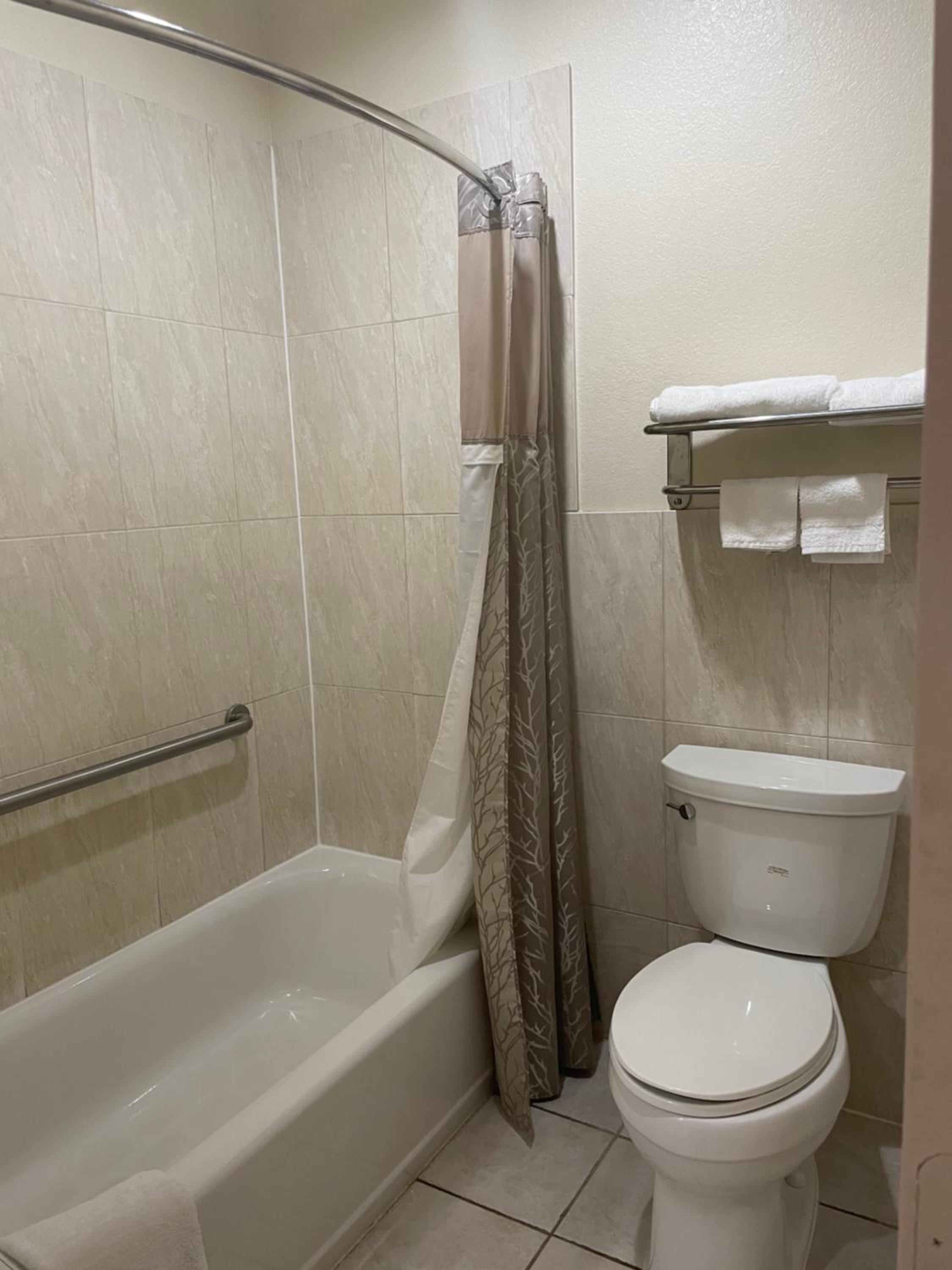 Raintree Inn and Suites view 4