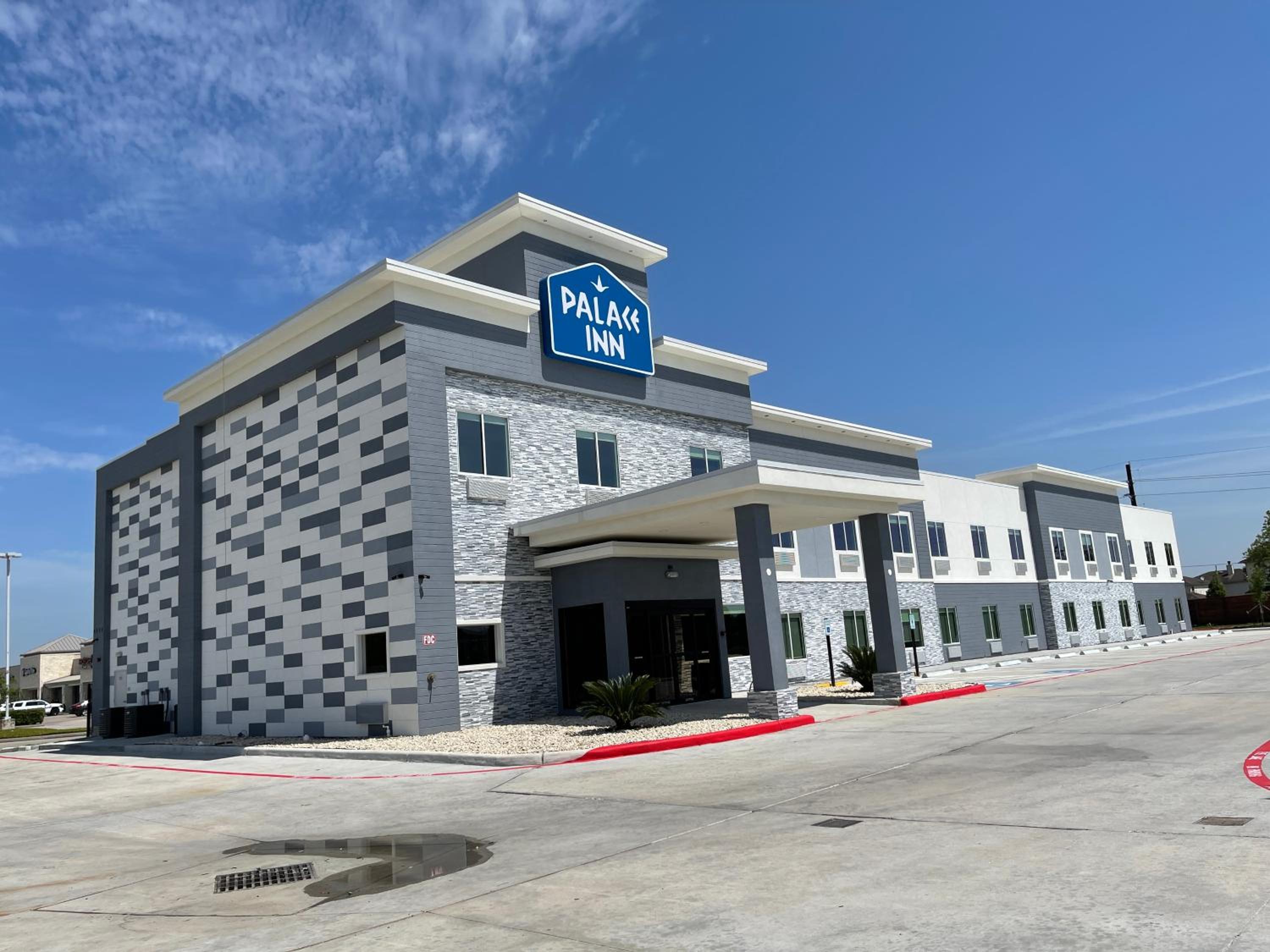 Palace Inn Blue Houston East Beltway 8 - Image 1