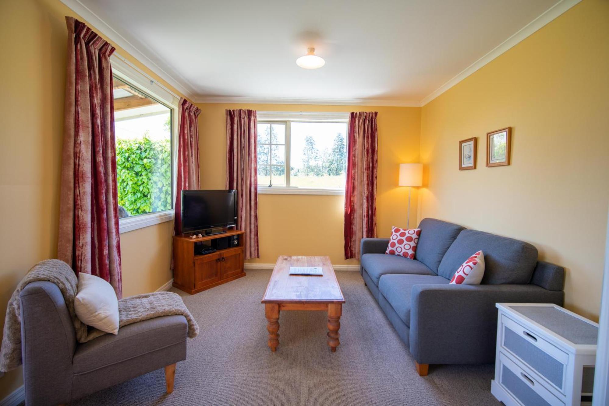 Blue Thistle Cottages - Image 5