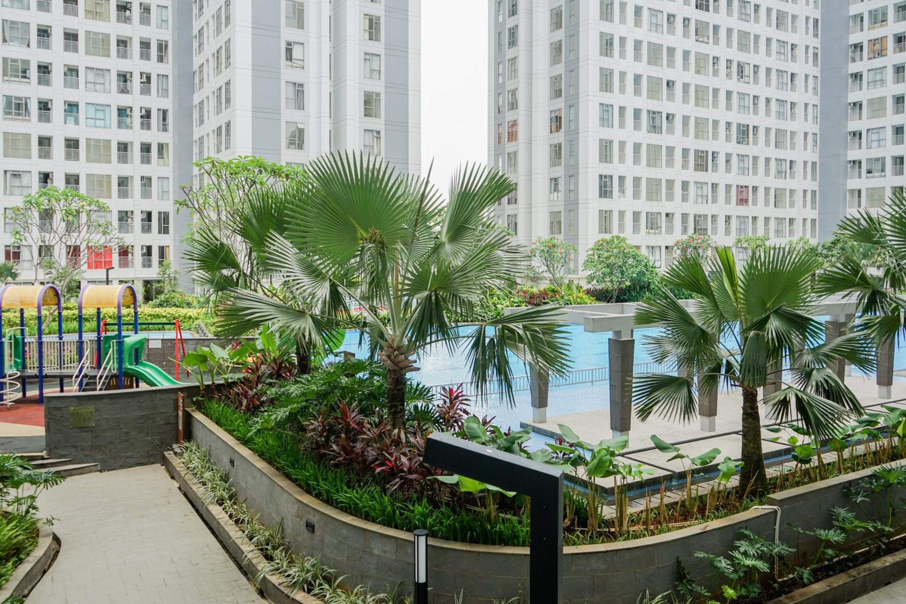 Lovely Studio Apartment M-Town Residence near Summarecon Mall By Travelio view 2