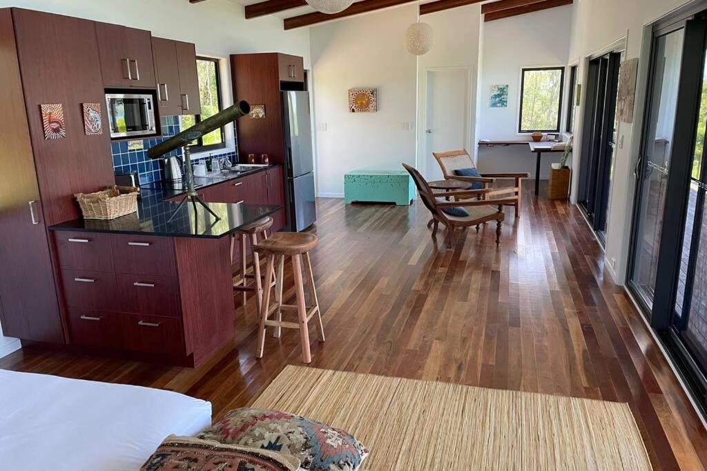 Ridge Cabin - Stunning Views - 5km From Neighbours