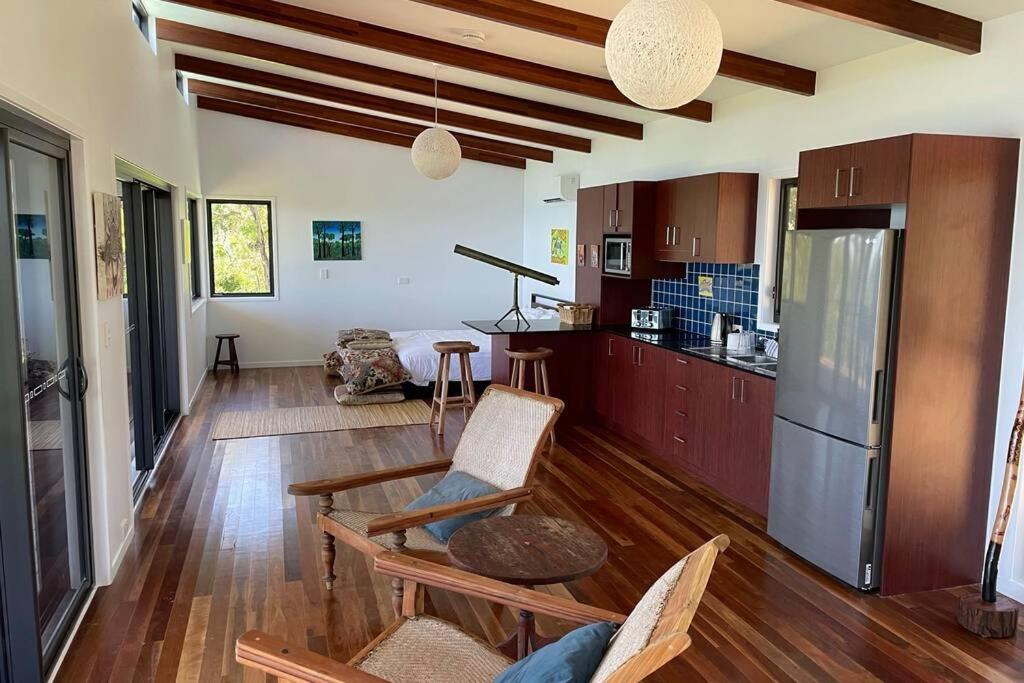 Ridge Cabin - Stunning Views - 5km From Neighbours