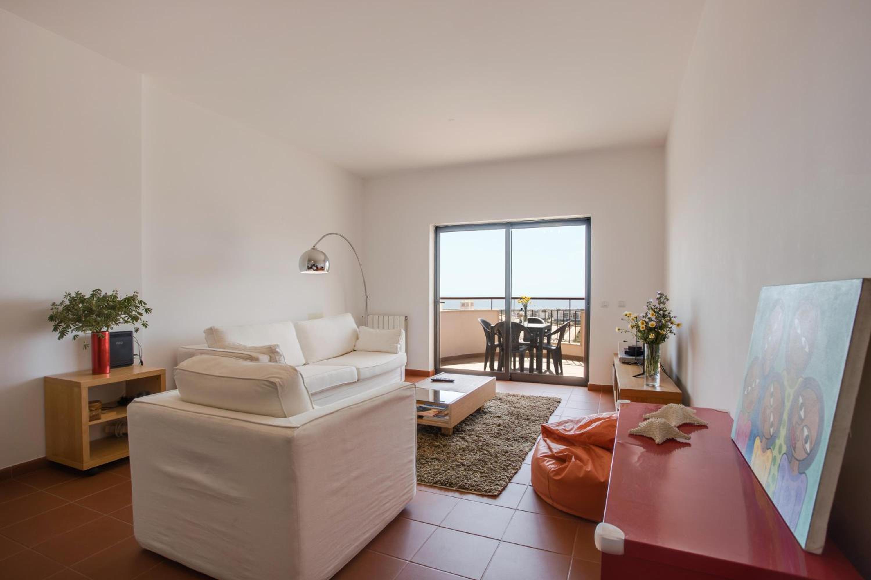 Meia Praia Beach Apartment view 5