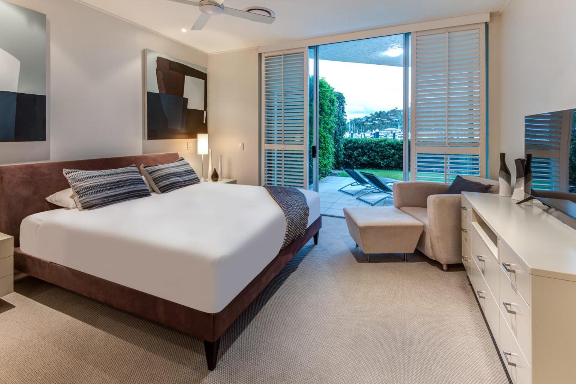 Pavillions 11 on Hamilton Island, waterfront apartment with private pool and buggy