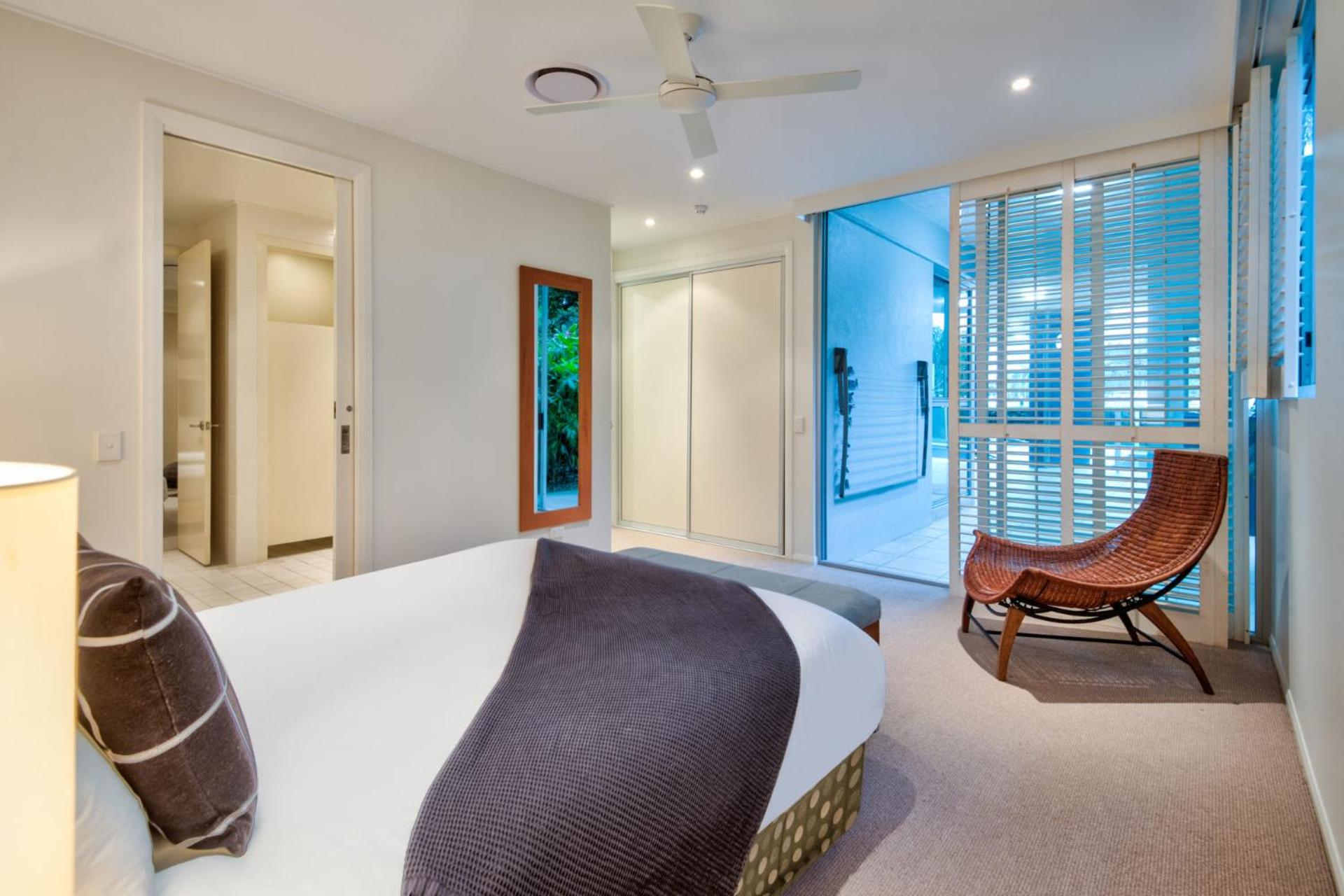 Pavillions 11 on Hamilton Island, waterfront apartment with private pool and buggy