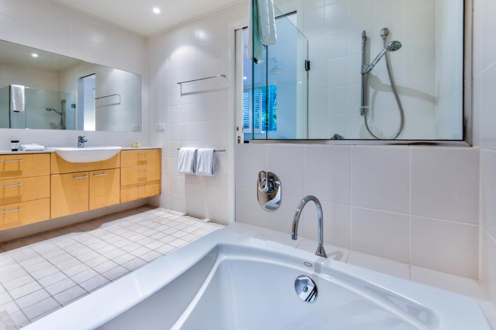 Pavillions 11 on Hamilton Island, waterfront apartment with private pool and buggy