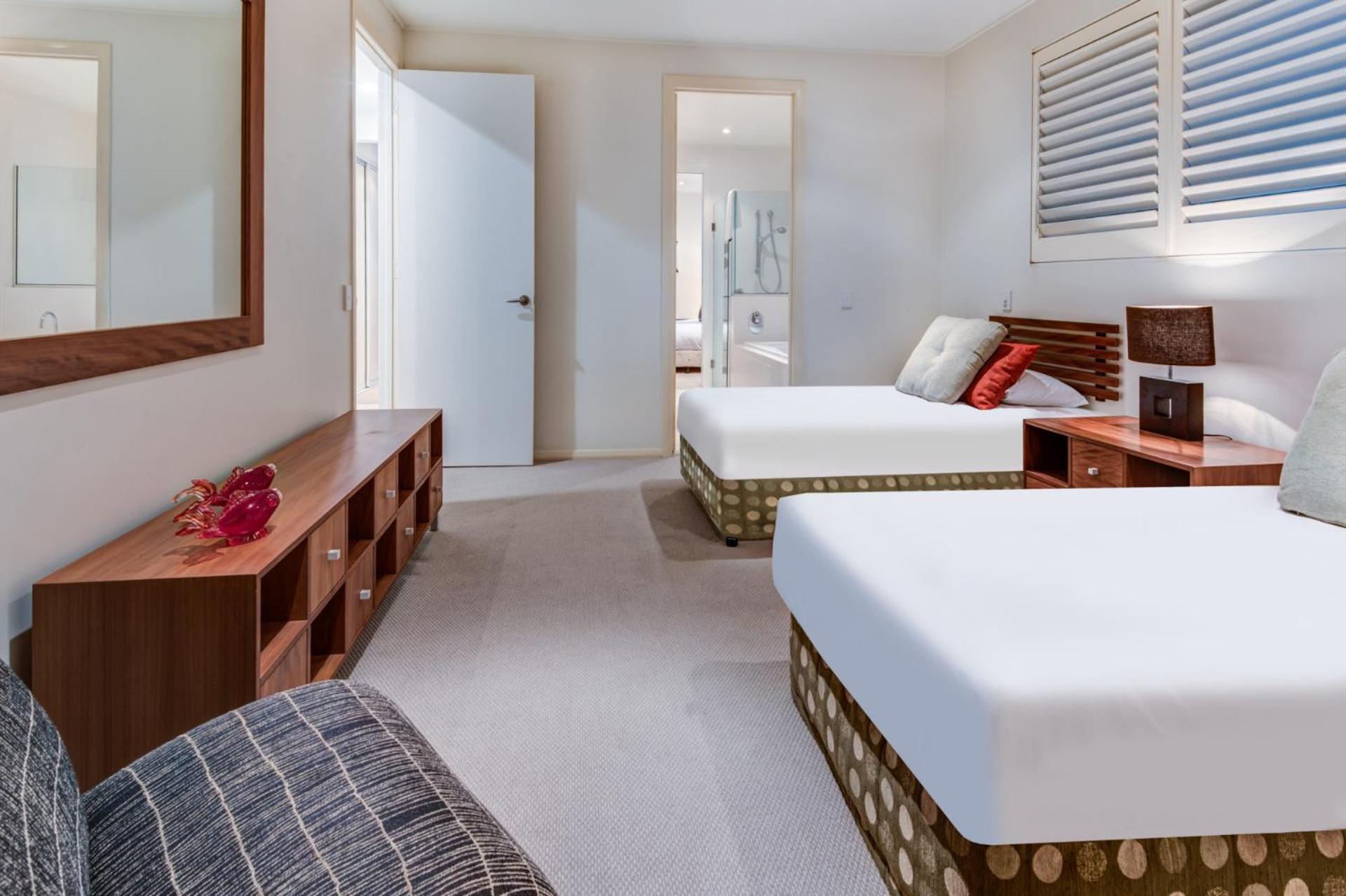 Pavillions 11 on Hamilton Island, waterfront apartment with private pool and buggy
