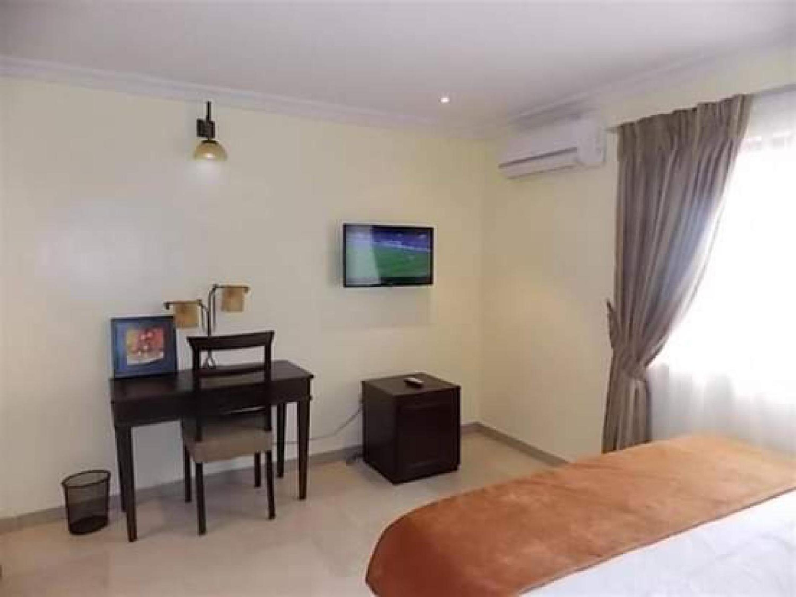Choice Suites 111- Guest Room