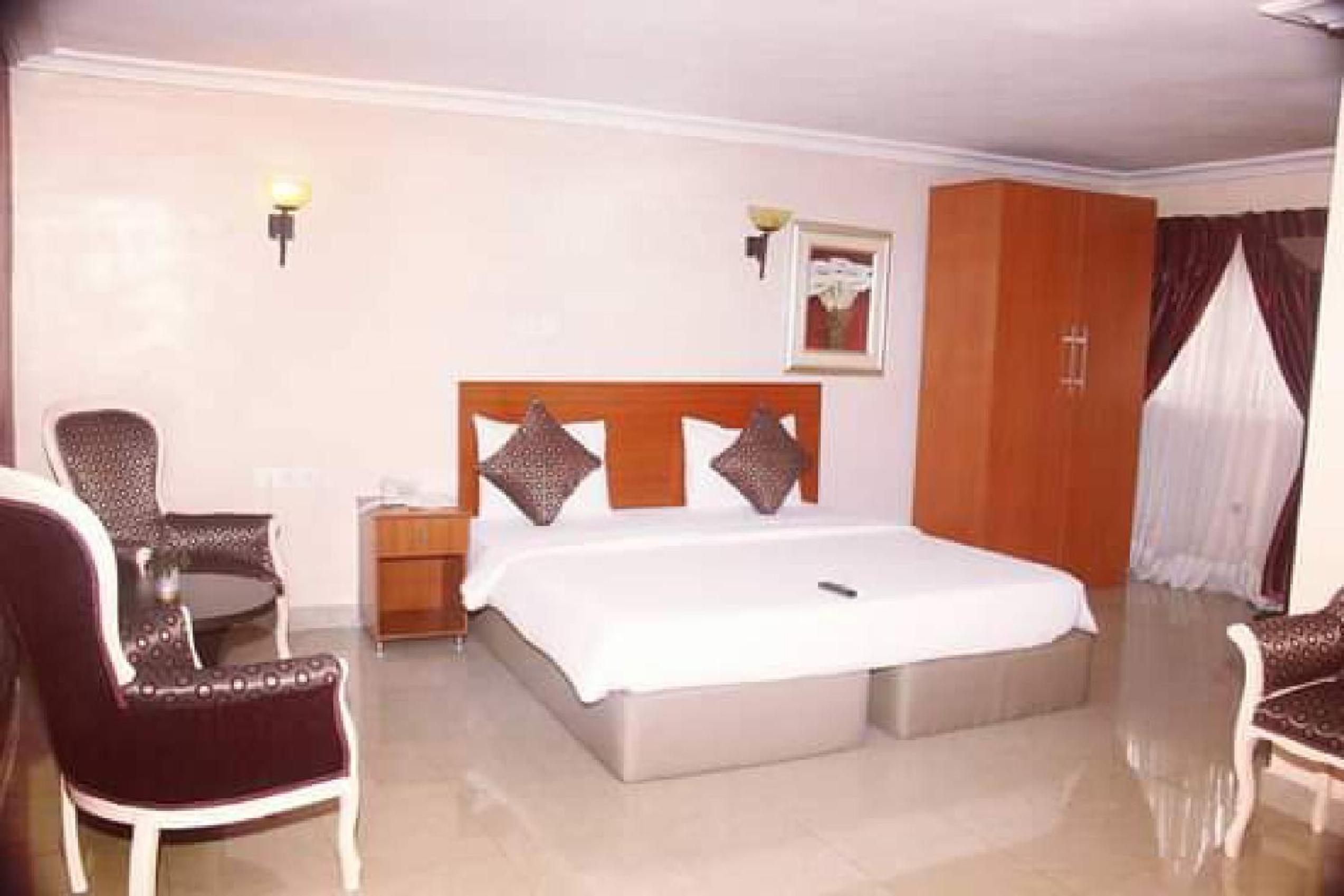 Choice Suites 111- Guest Room