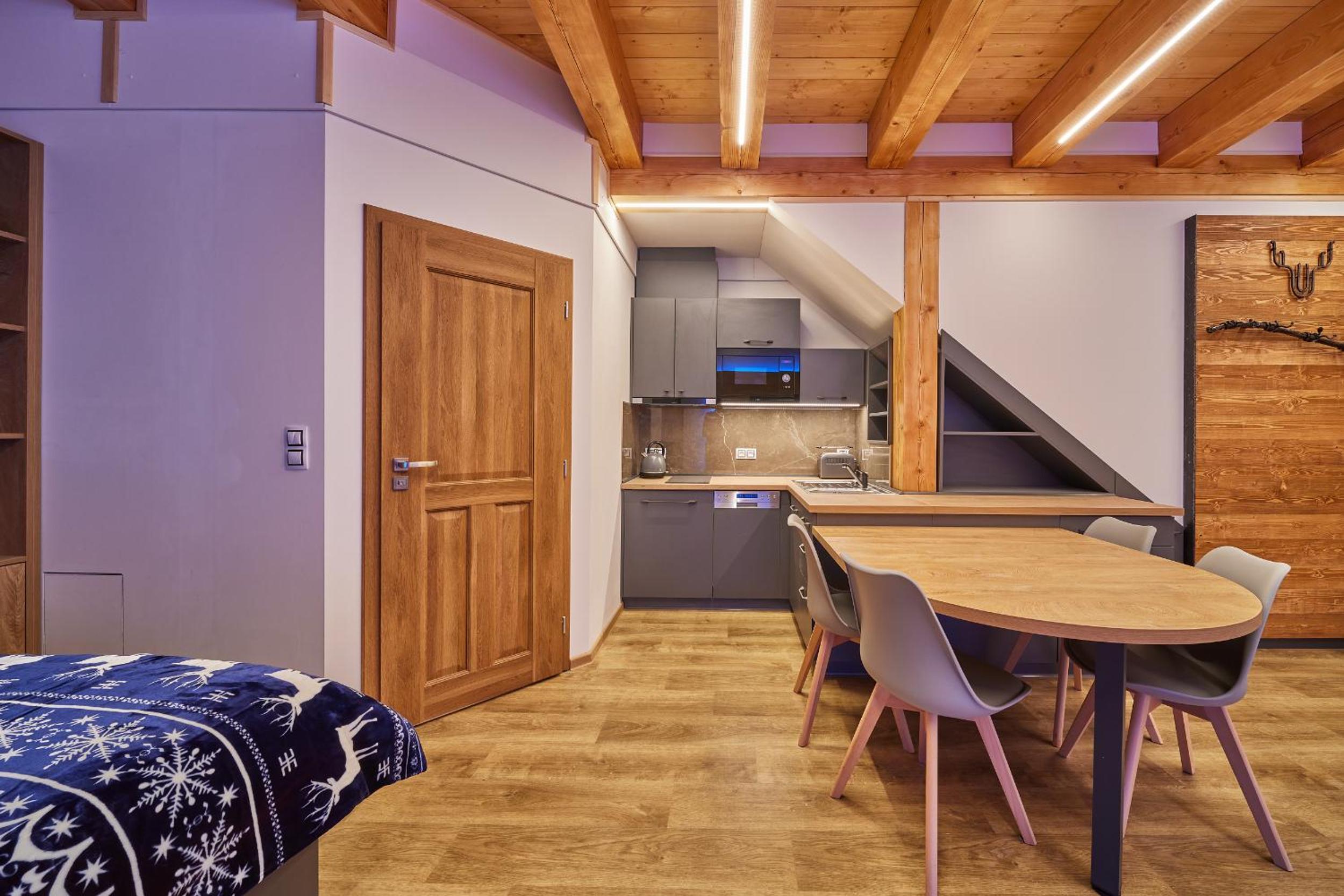 Urlas Apartments, 80m from ski slope, Dog friendly