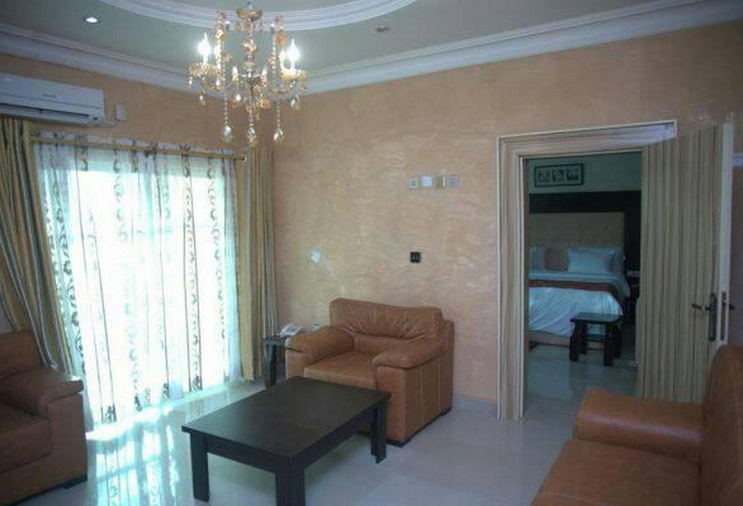 Hampton Towers Spa - Guest Room