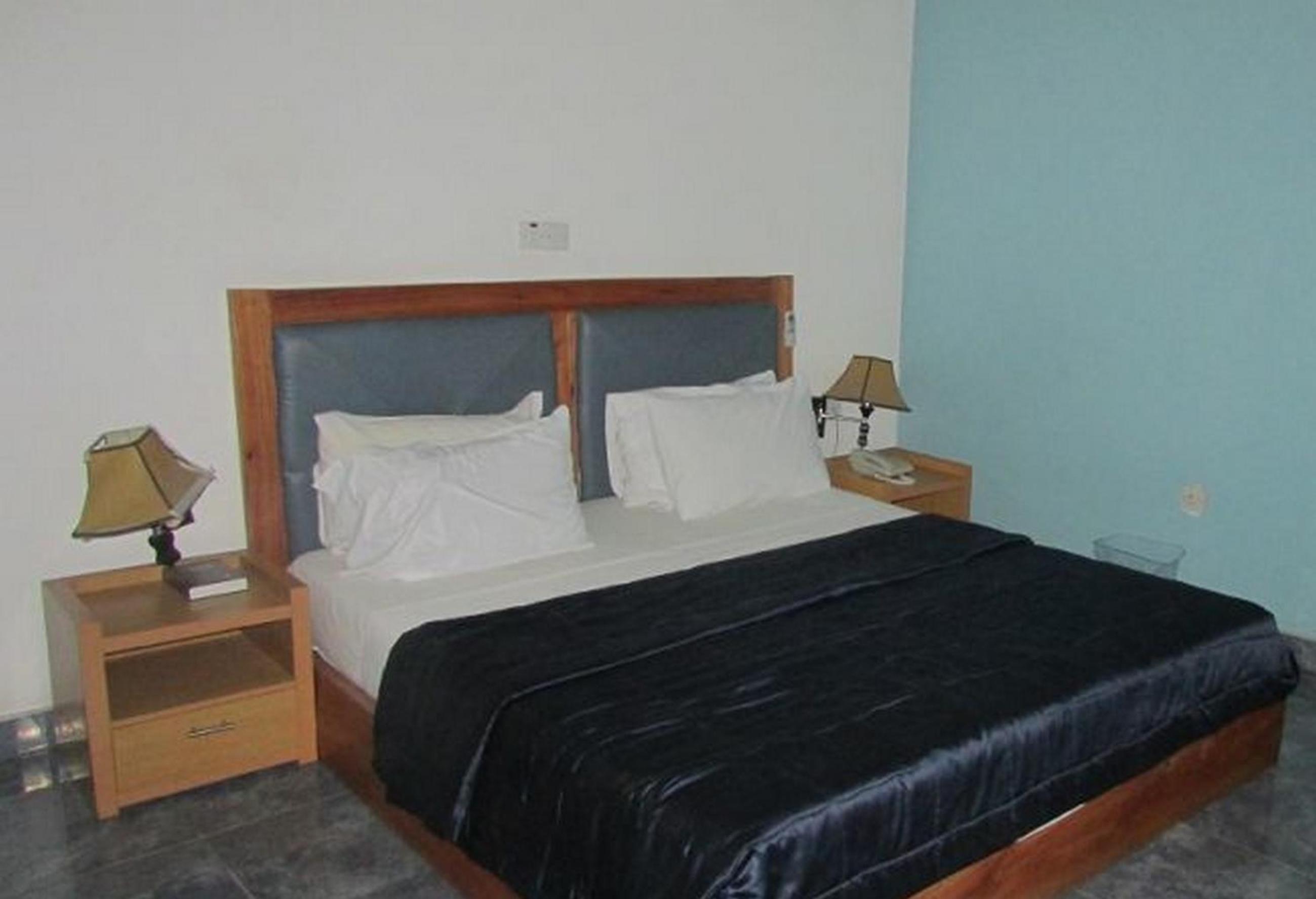 Harlescourt Hotels - Guest Room