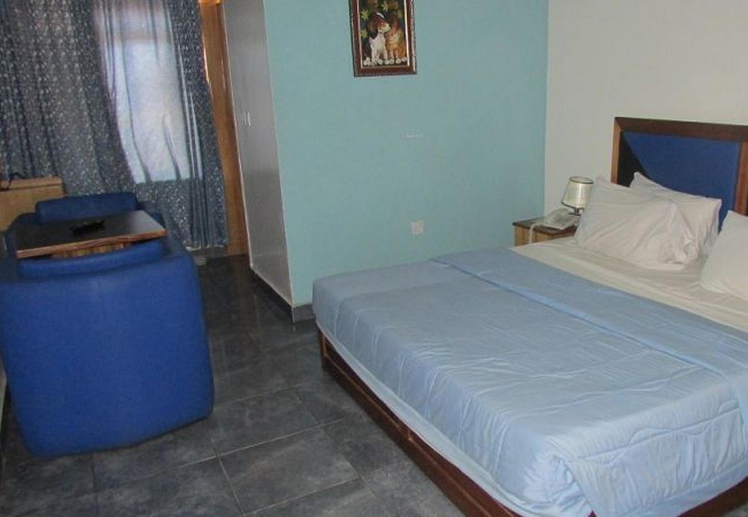 Harlescourt Hotels - Guest Room