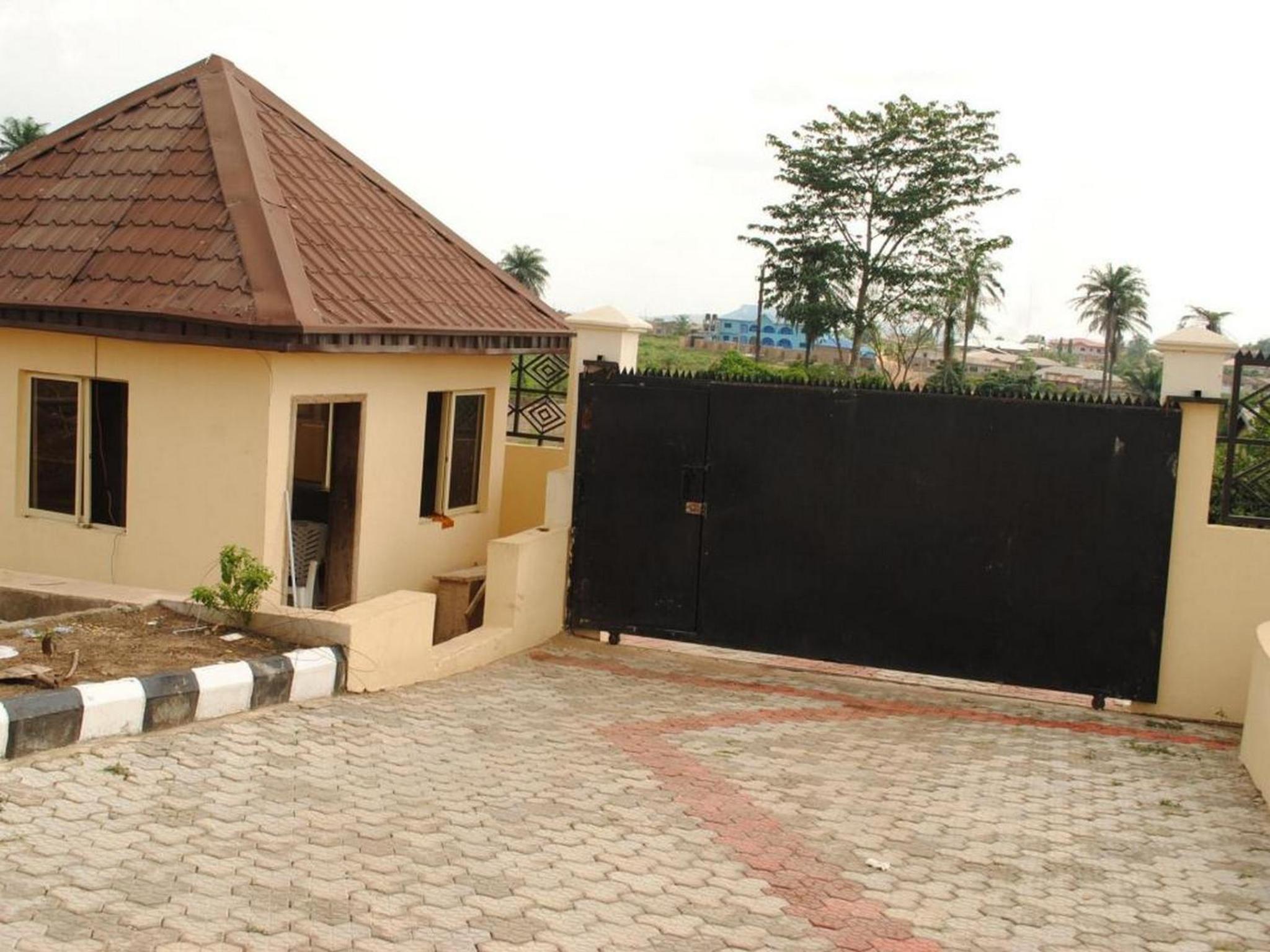Mikagn Hotels and Suites - Guest Room