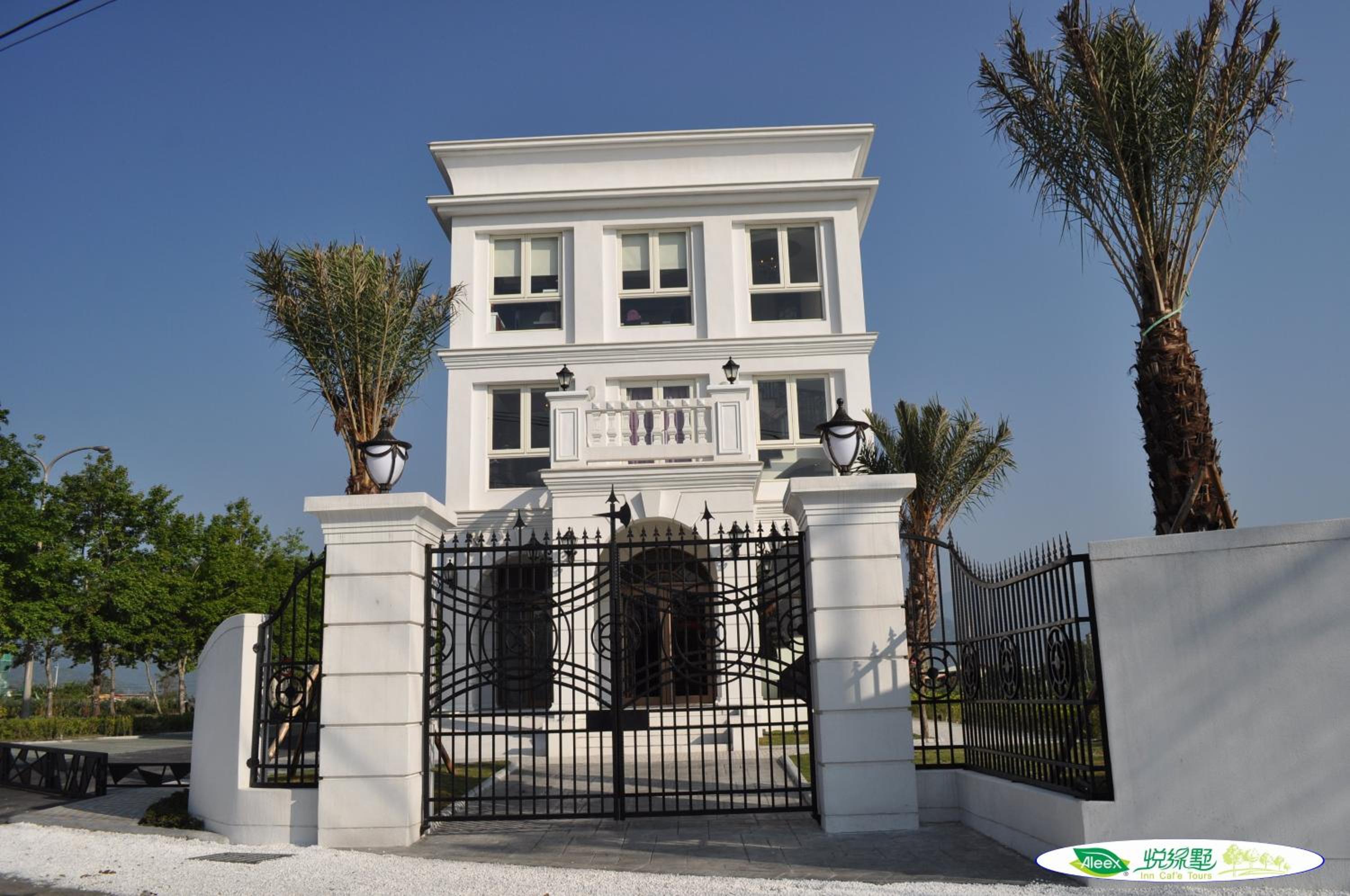 Aleex Villa